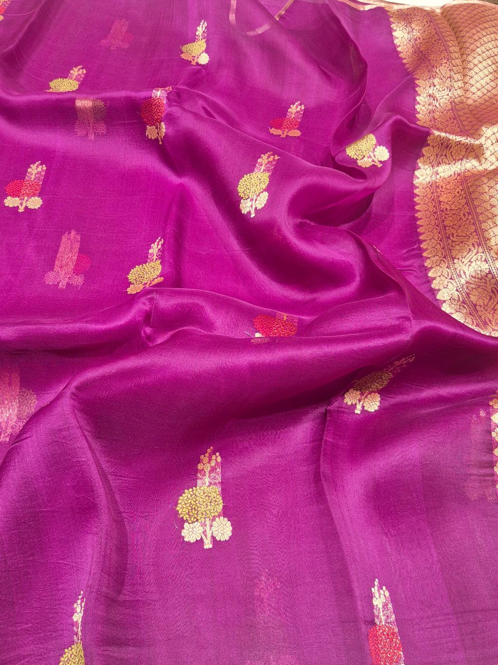 Dark Magenta Kora Silk Banarasi saree border closeup