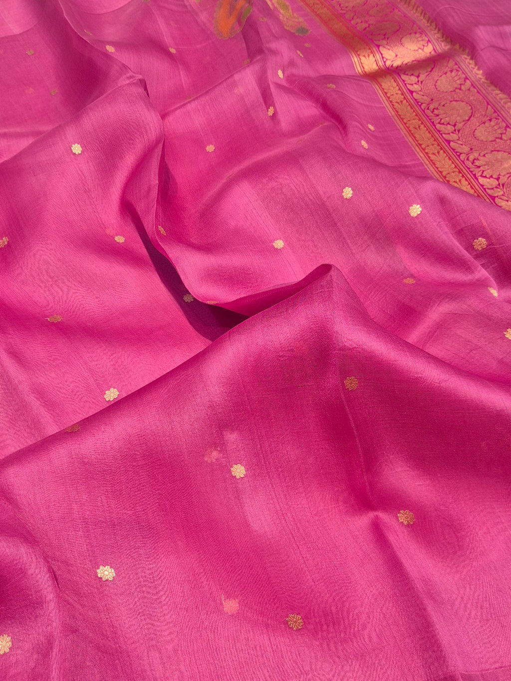 Pink Kora Silk Banarasi saree border closeup