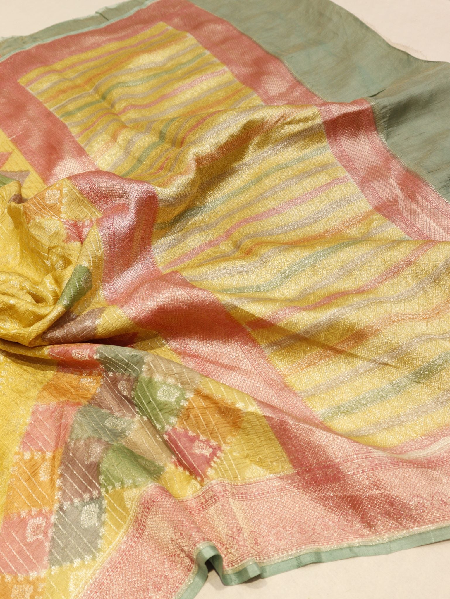 Yellow Pure Tissue Tussar Georgette Banarasi saree pallu detail