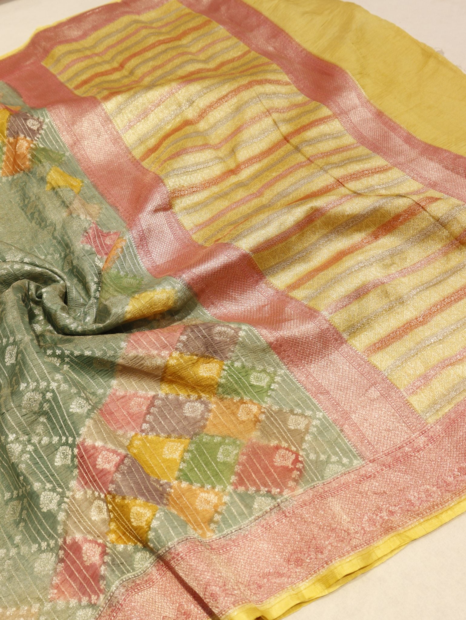 Green Pure Tissue Tussar Georgette Banarasi saree pallu detail