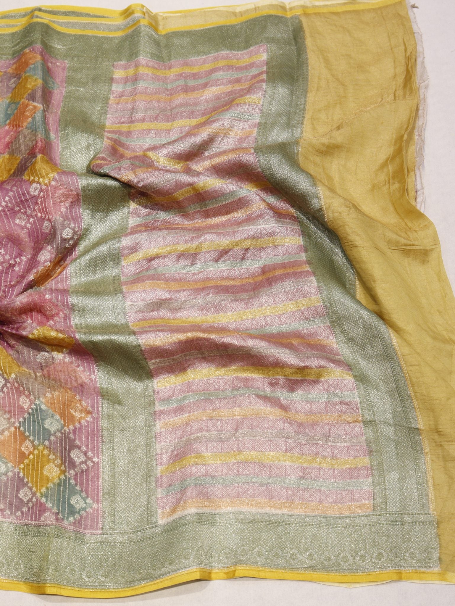 Onion Pink Tissue Tussar Georgette Banarasi saree border closeup