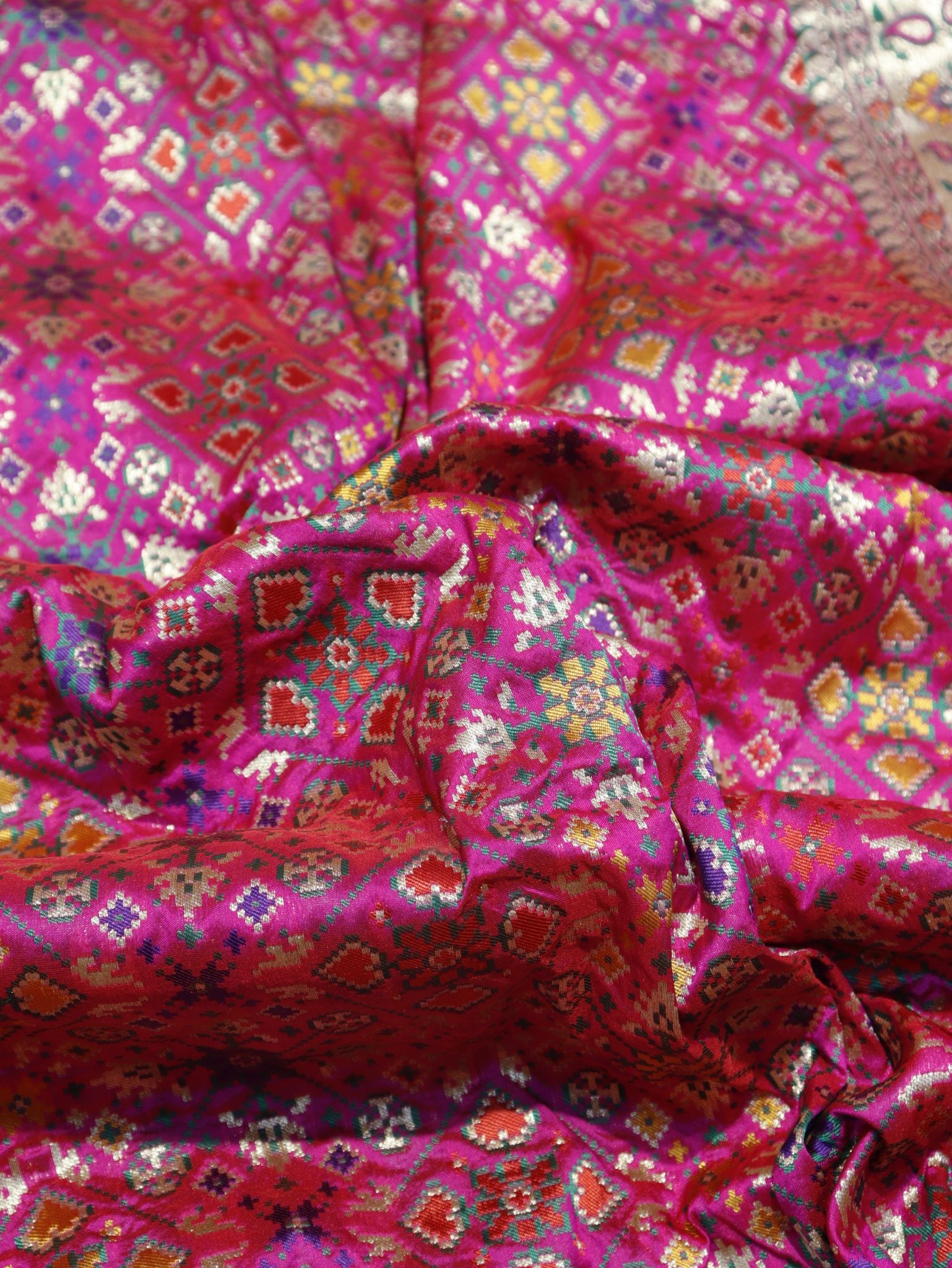 Pink Katan Silk Banarasi saree border closeup