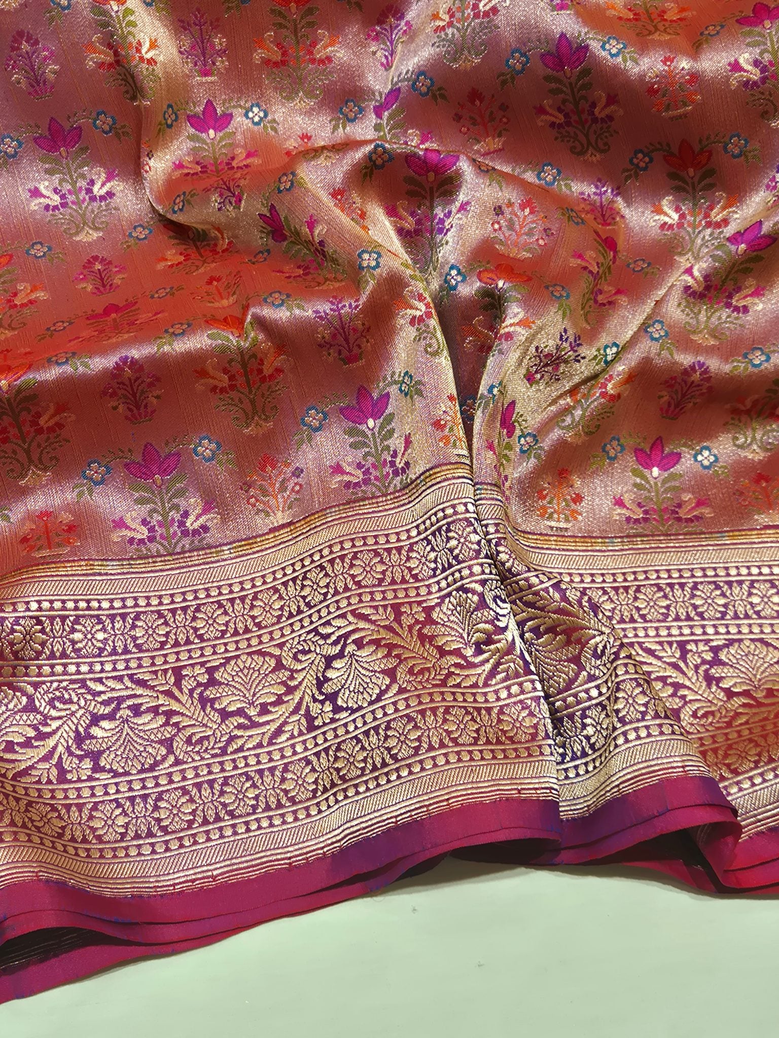 Pink-Purple (Dhoop Chaon) Katan Silk Banarasi saree full spread