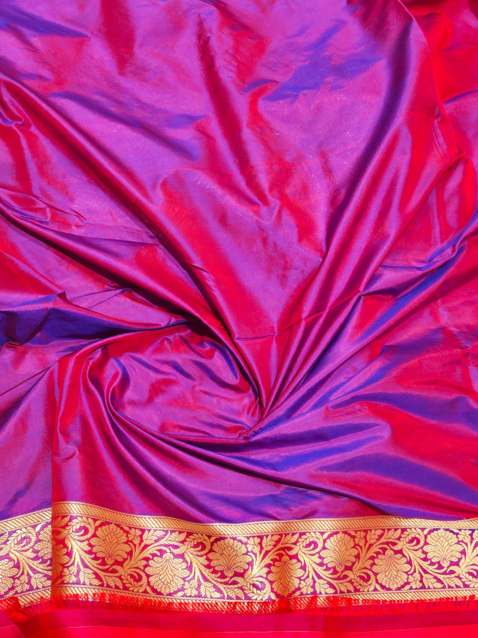 Pink-Purple (Dhoop Chaon) Katan Silk Banarasi saree texture detail