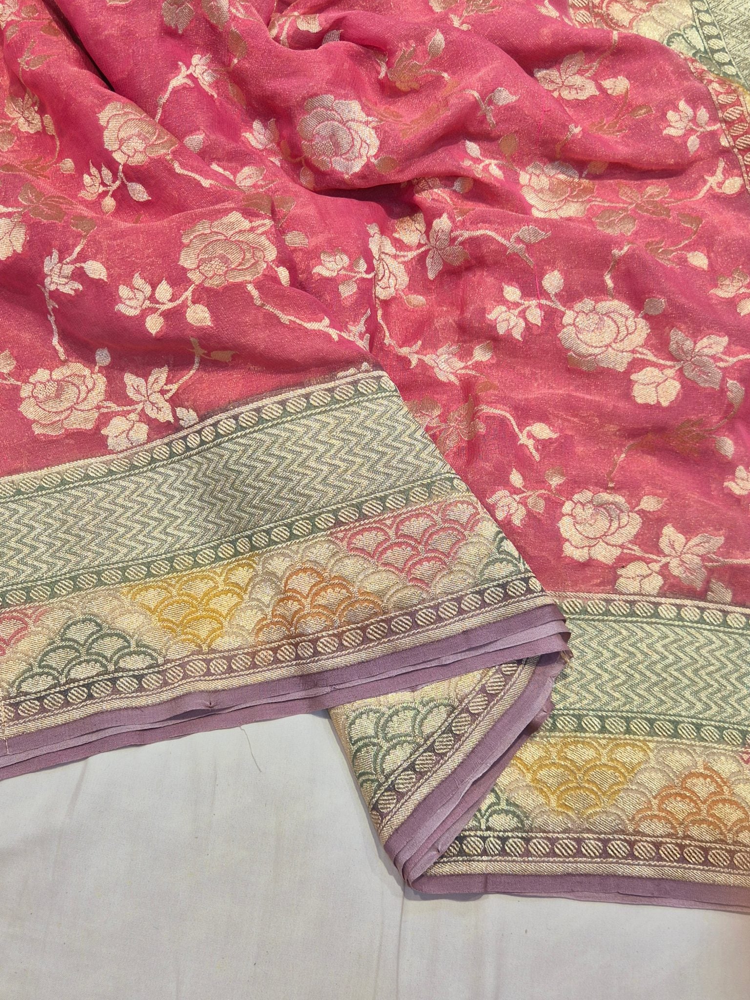 Pink Georgette Tissue Banarasi saree border closeup