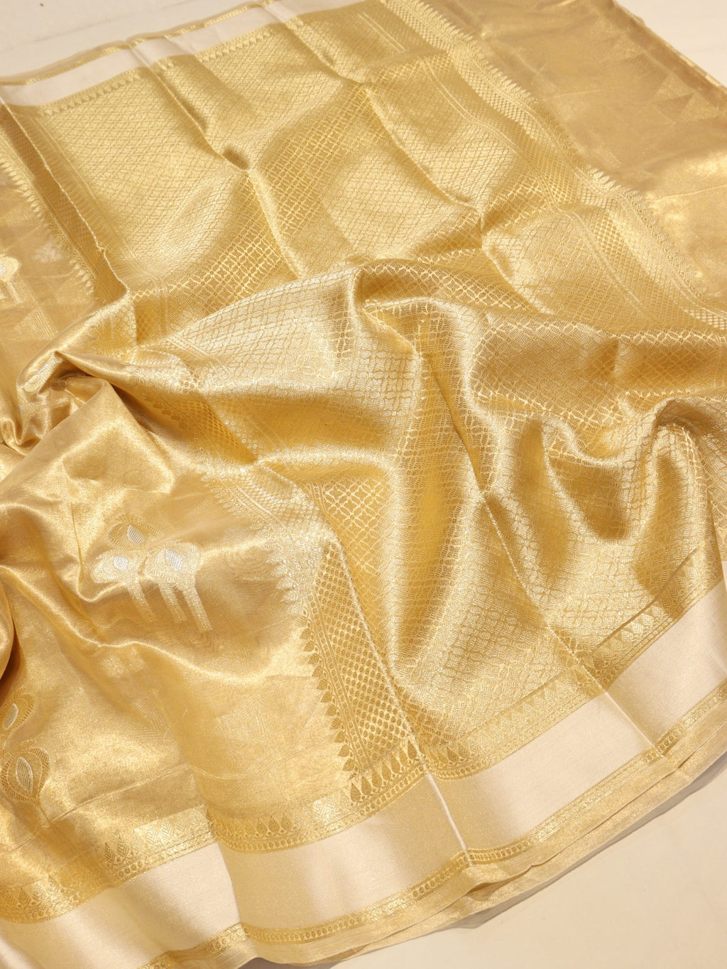 Gold Tissue Silk Banarasi saree pallu detail