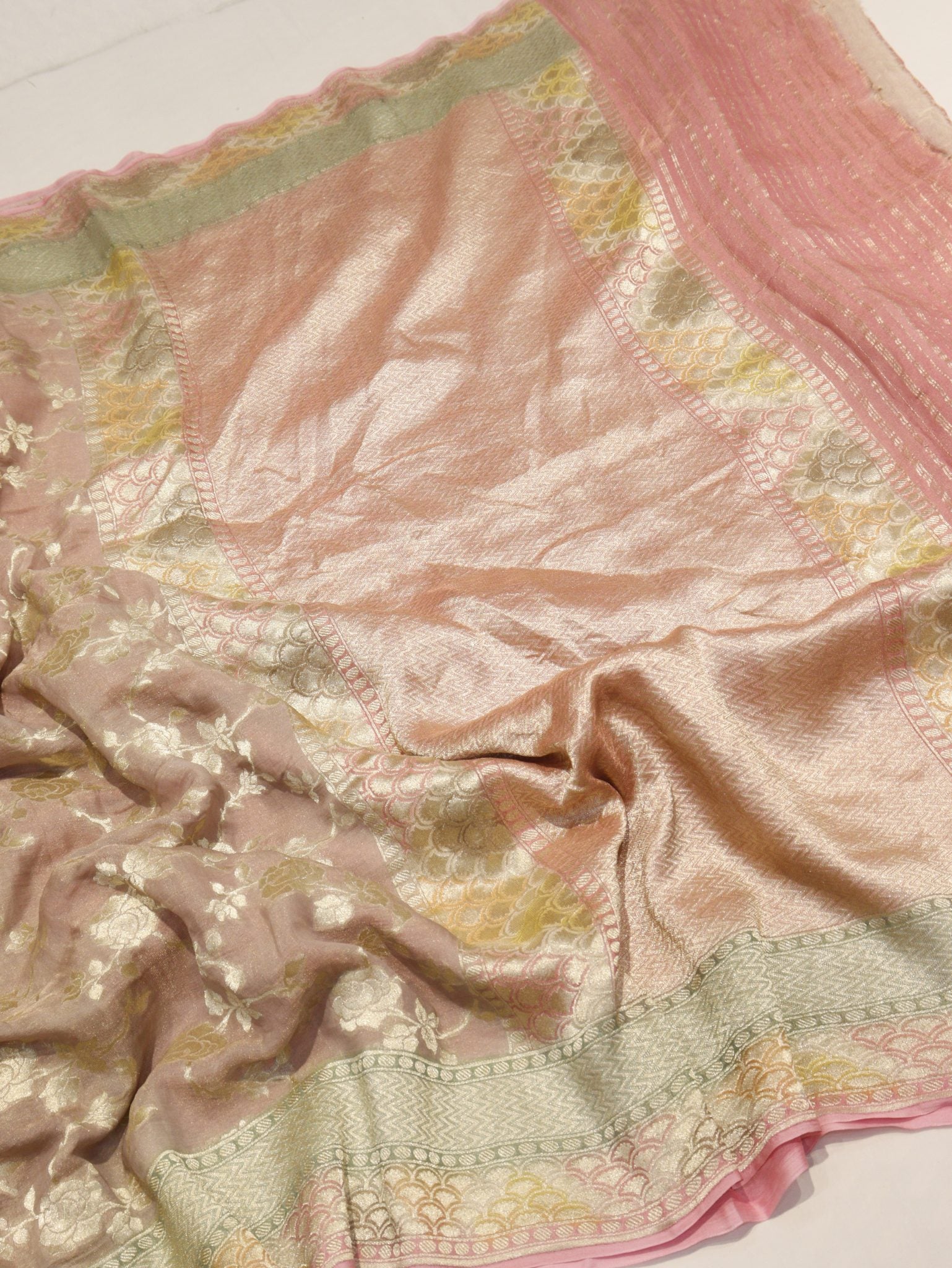 Soft Pink Georgette Tissue Silk Banarasi saree pallu detail