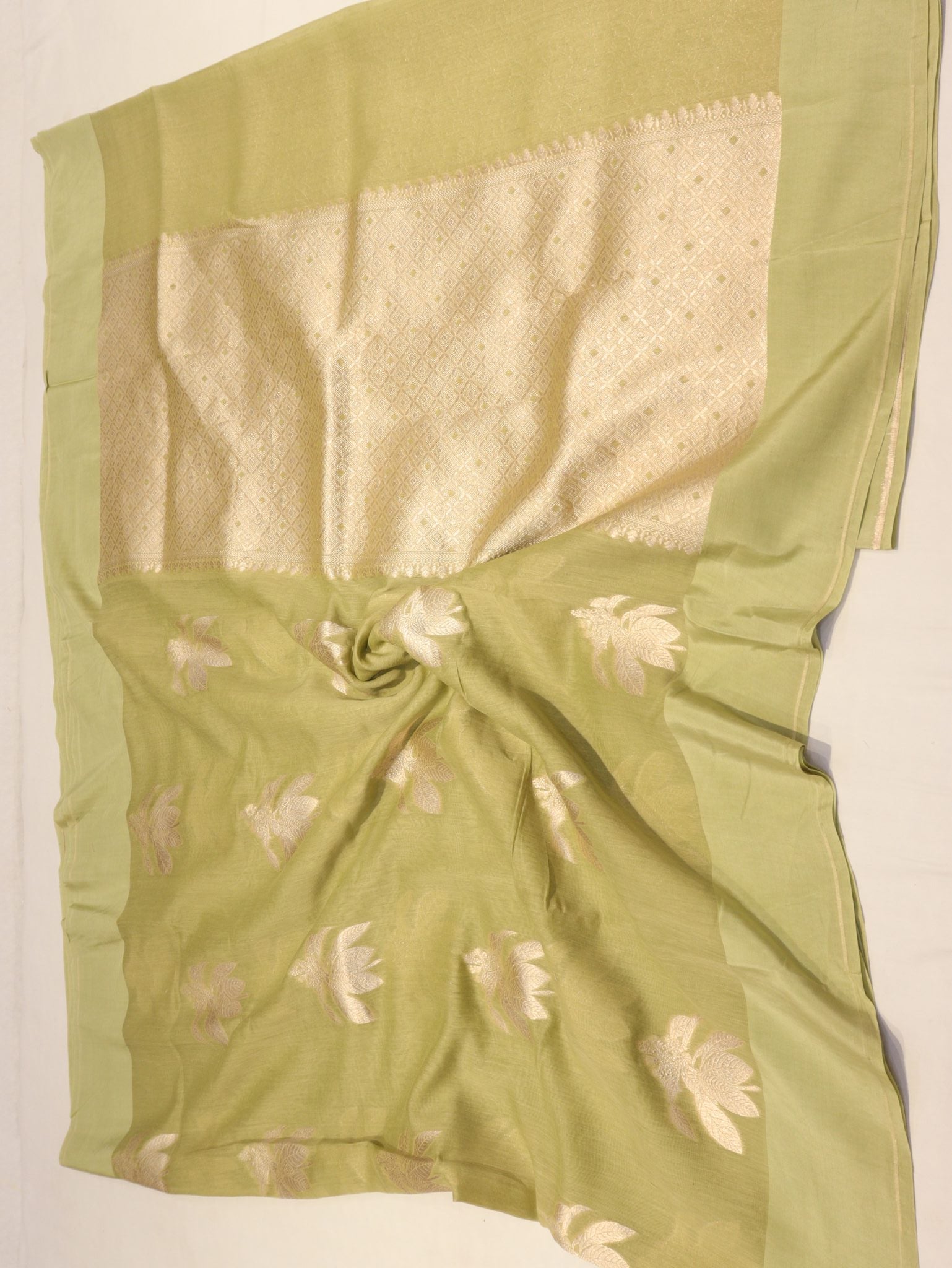 Green Pure Cotton Banarasi saree texture detail