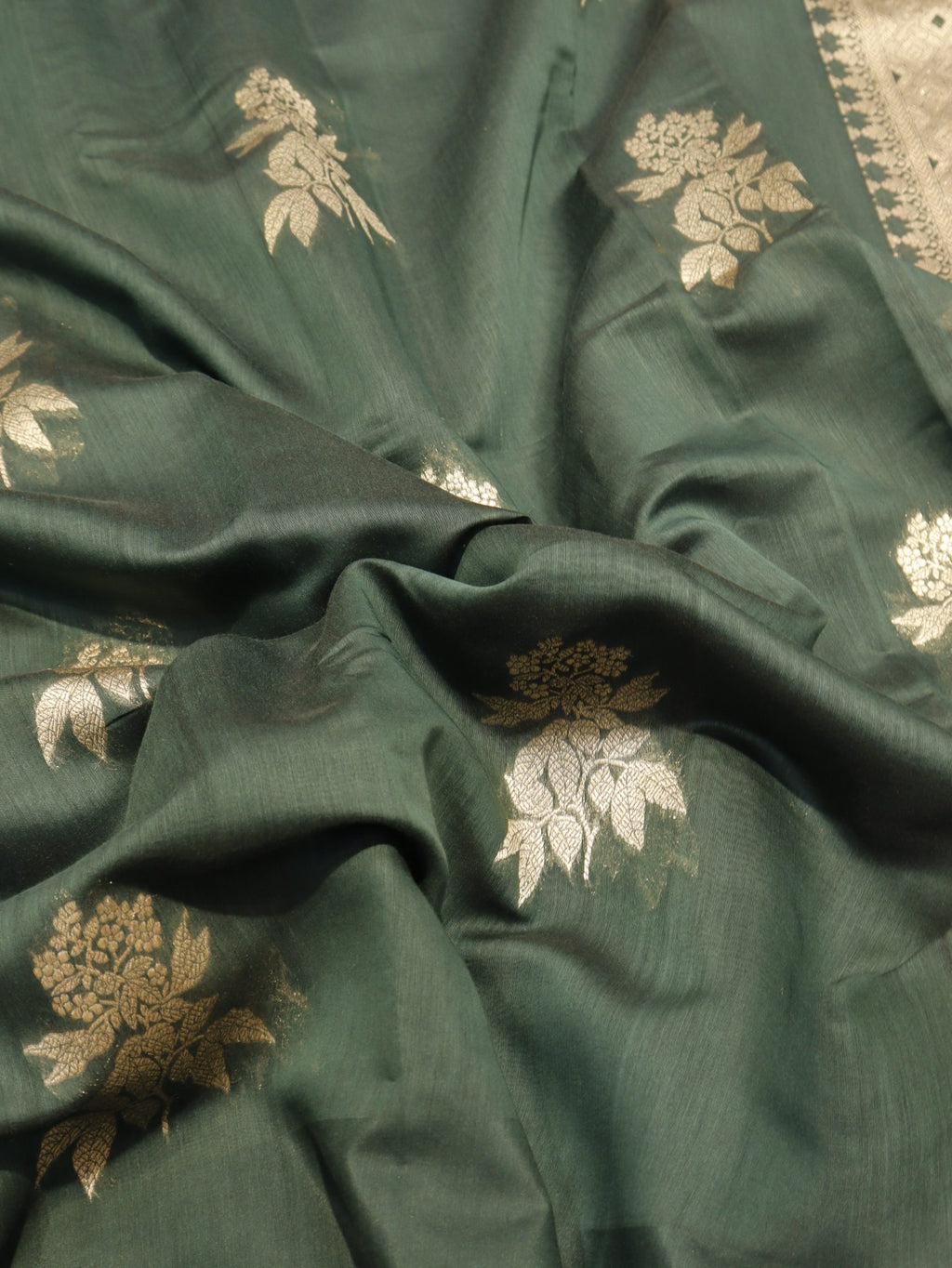 Bottle Green Pure Cotton Banarasi saree border closeup