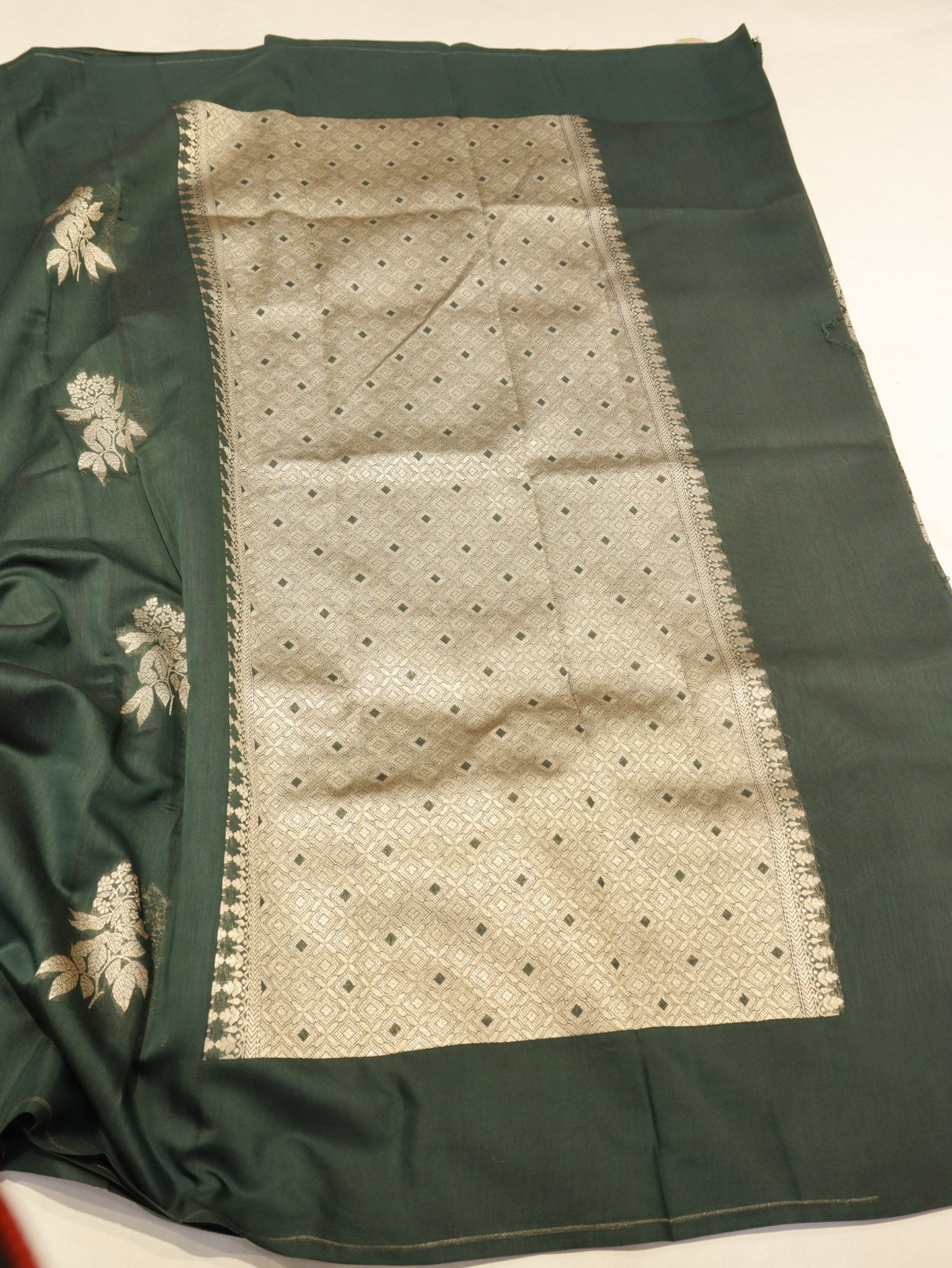 Bottle Green Pure Cotton Banarasi saree full spread