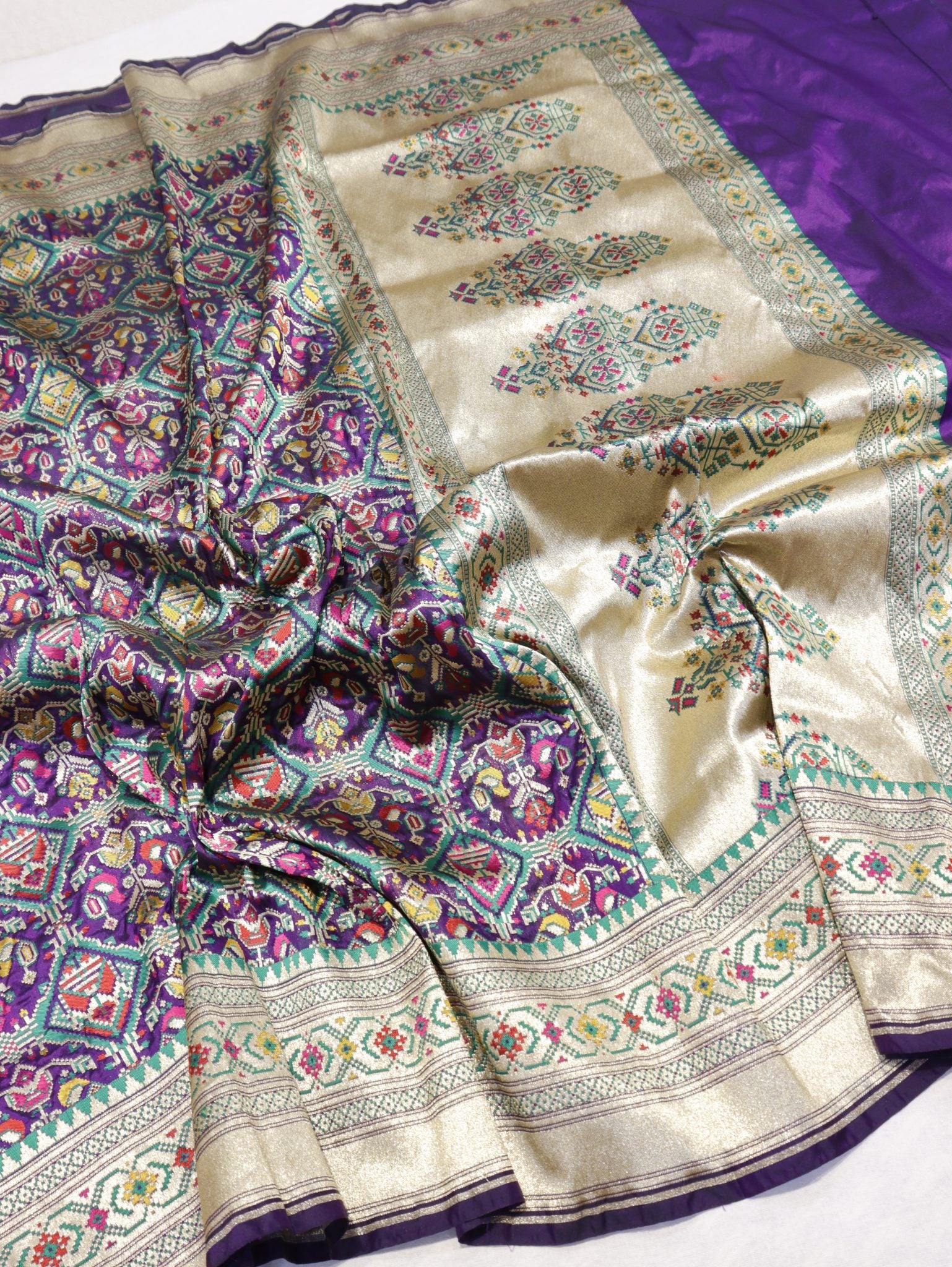 Purple Katan Silk Banarasi dupatta border closeup