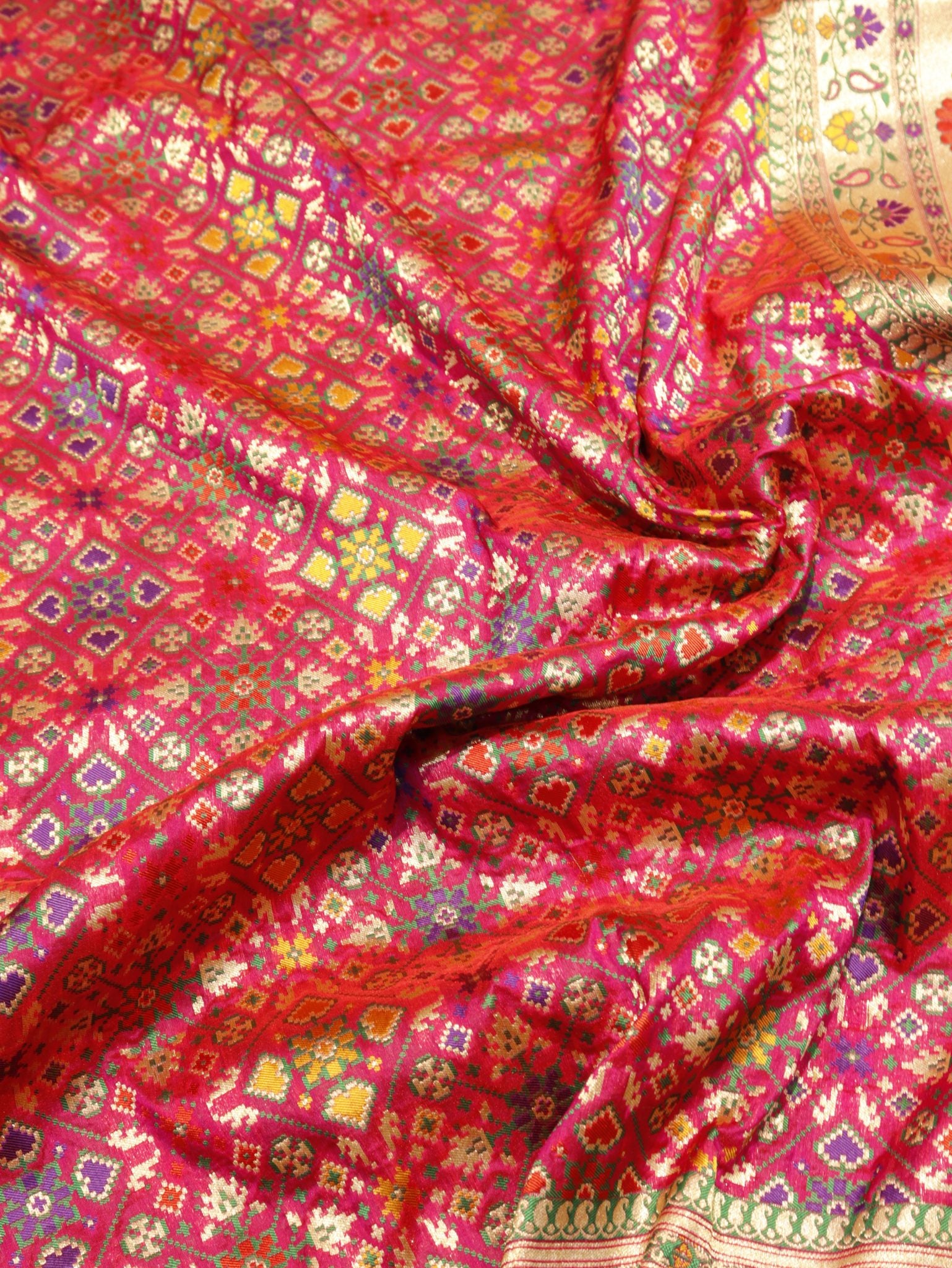 Pink Katan Silk Banarasi dupatta pallu detail