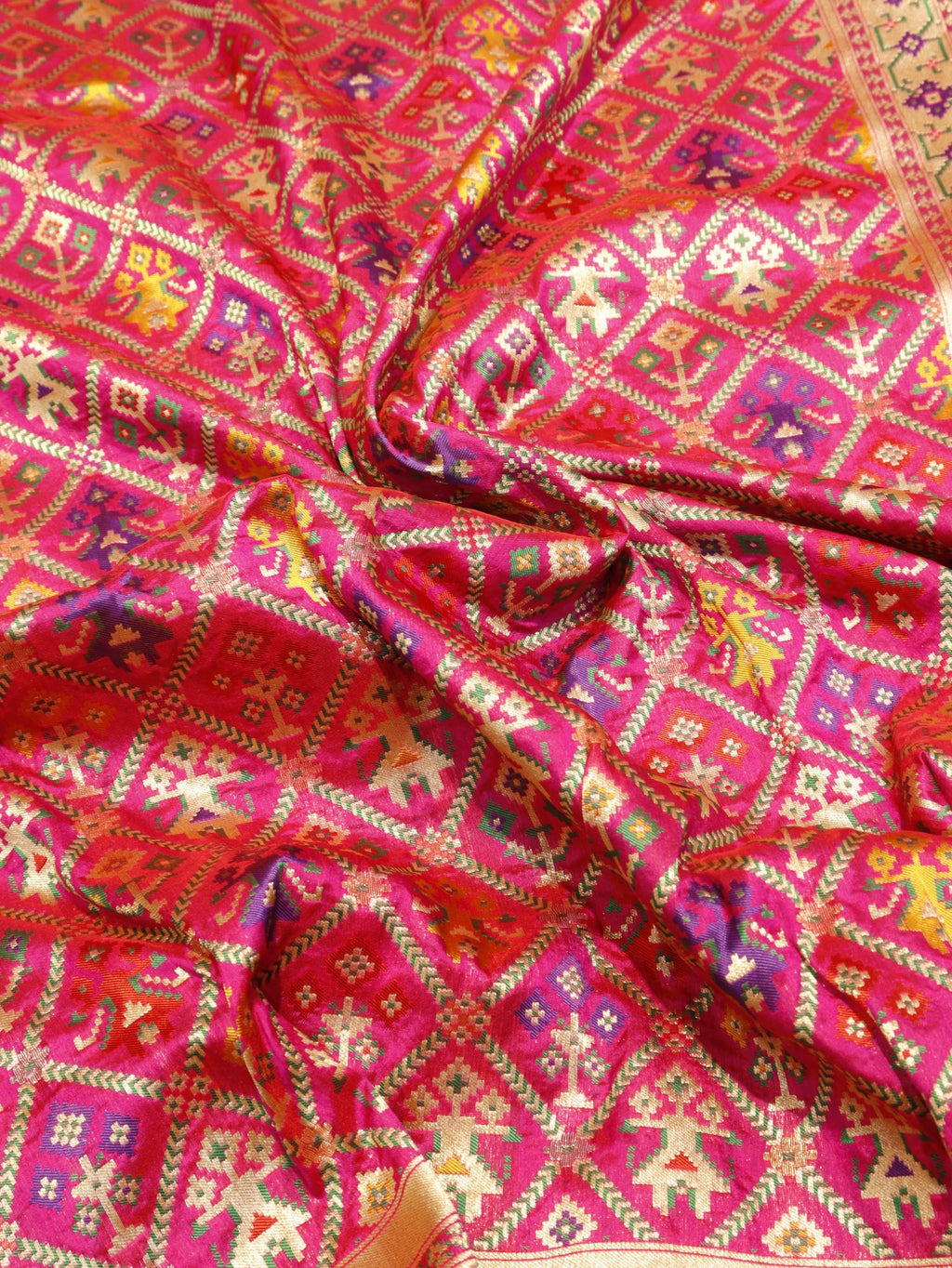 Pink Katan Silk Banarasi dupatta pallu detail