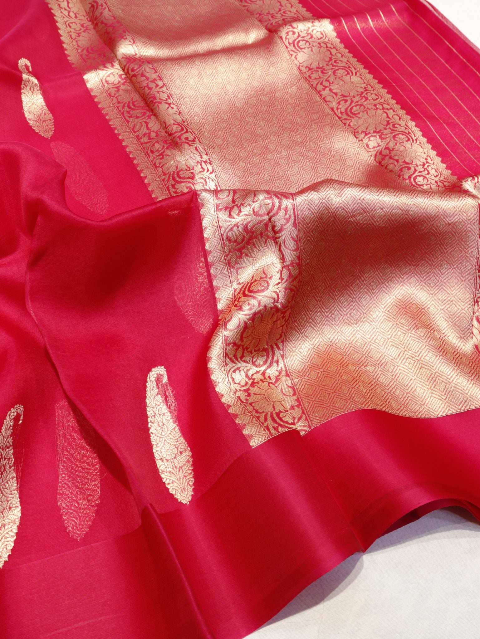 Pink Kora Silk Banarasi saree pallu detail