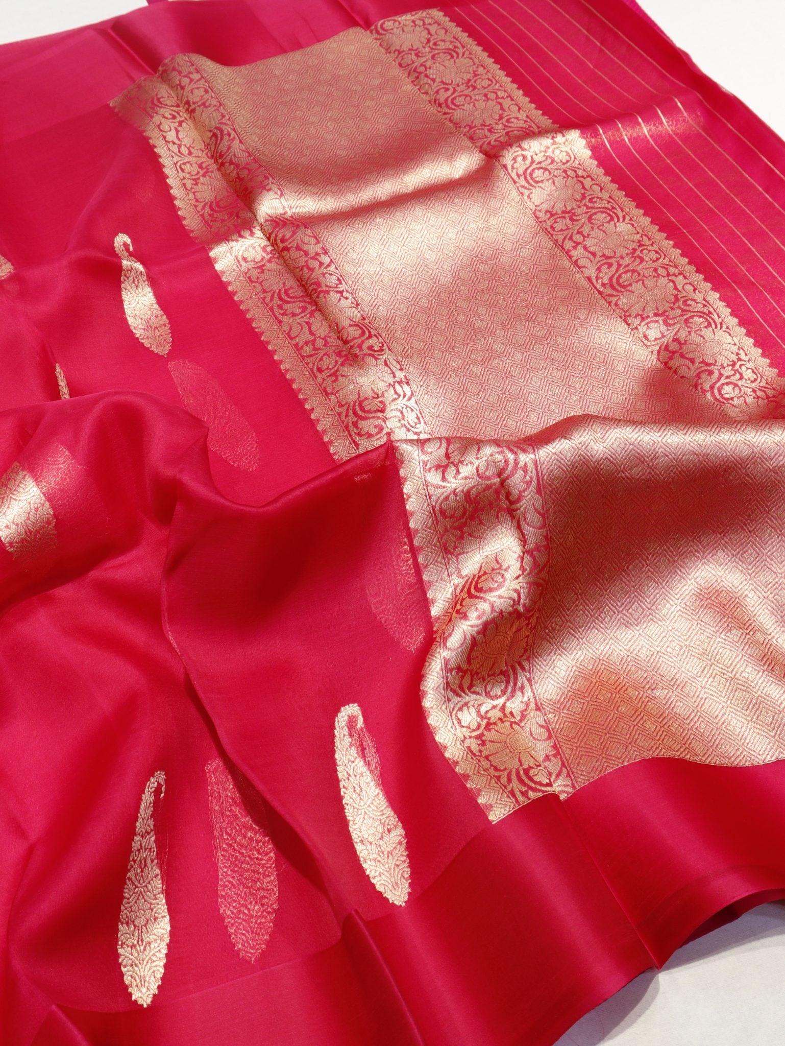 Pink Kora Silk Banarasi saree border closeup