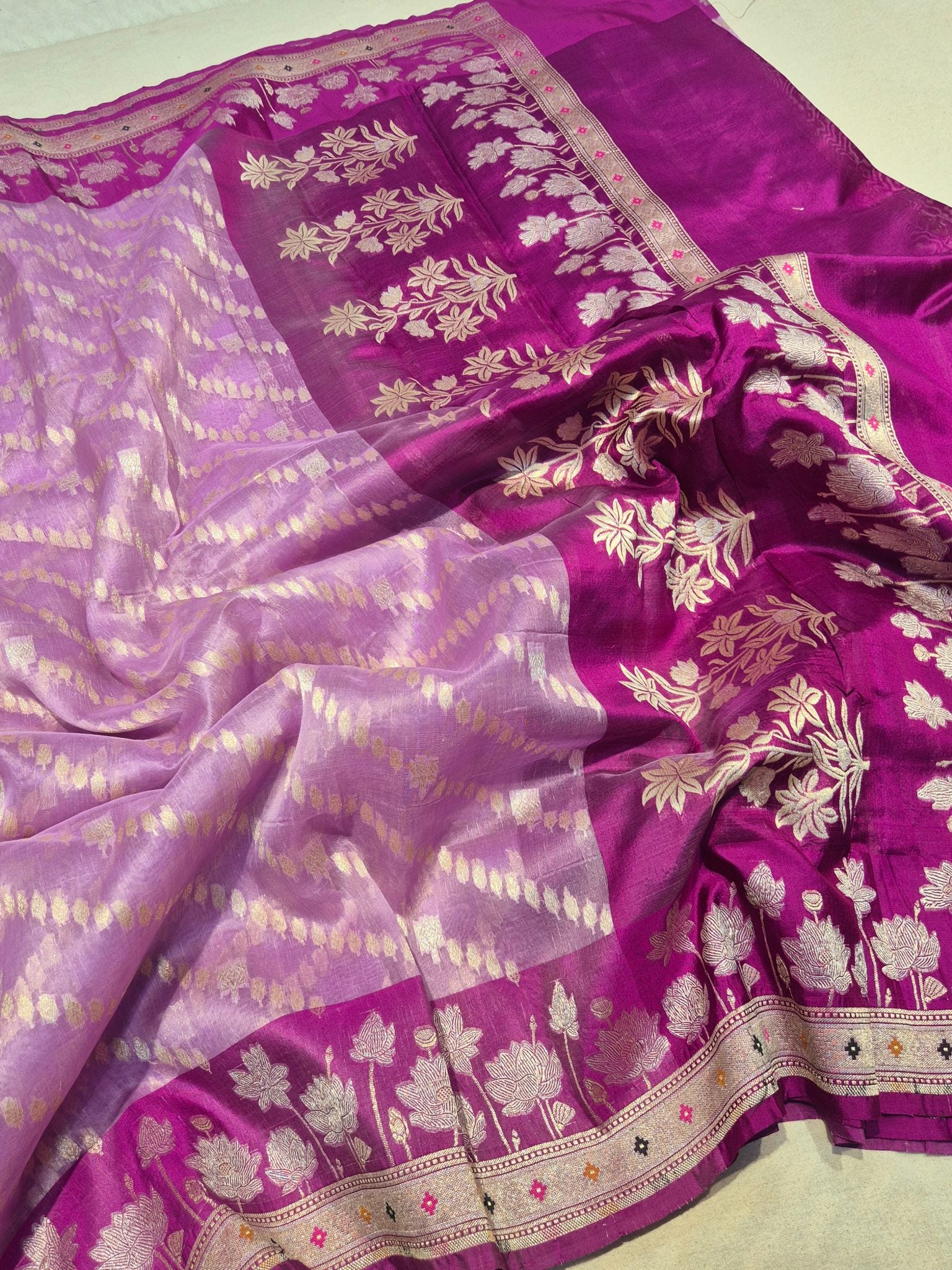 Magenta Pink Kora Silk Banarasi saree pallu detail
