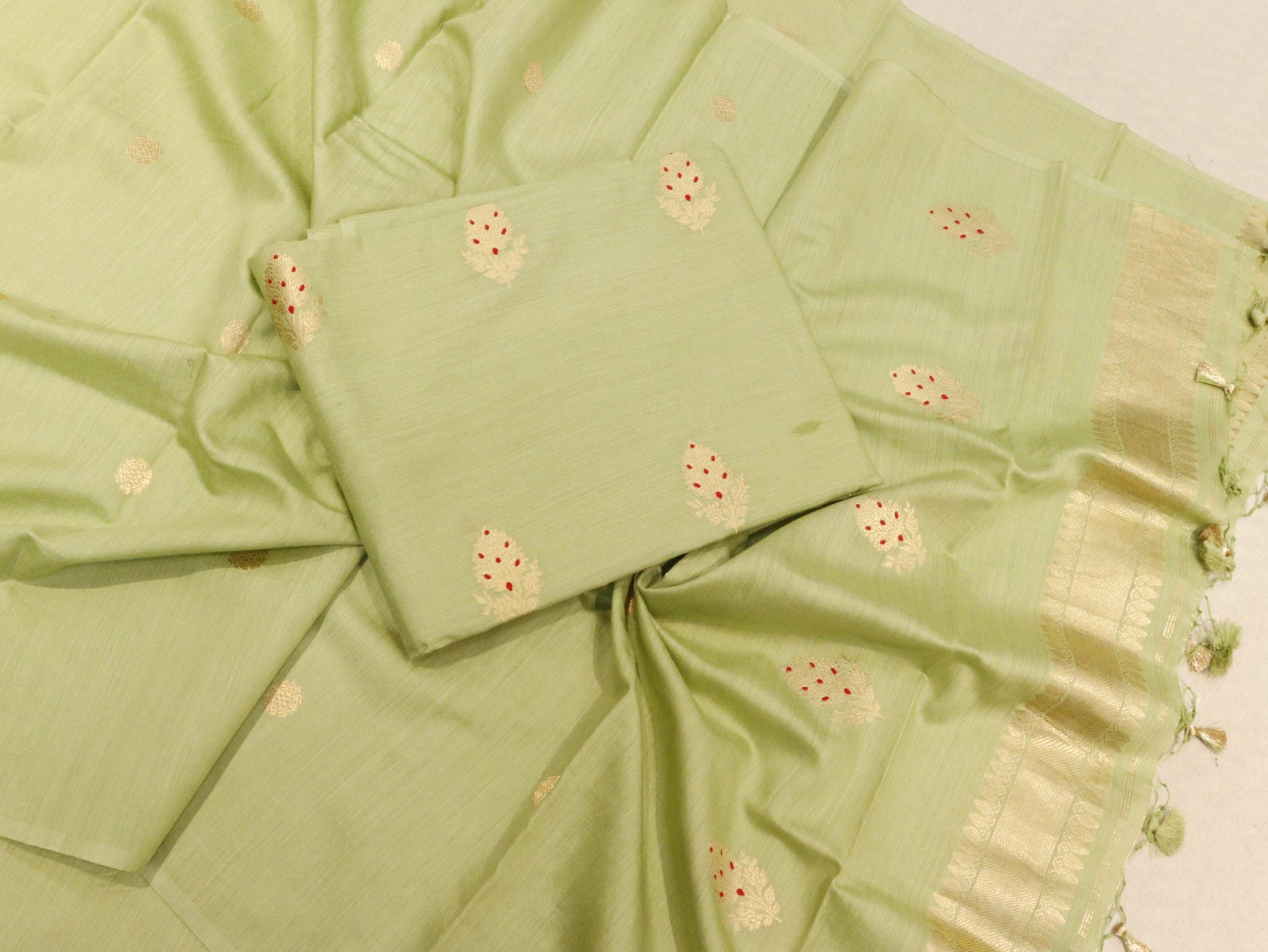Pista Green Moonga Silk Banarasi suit dupatta detail