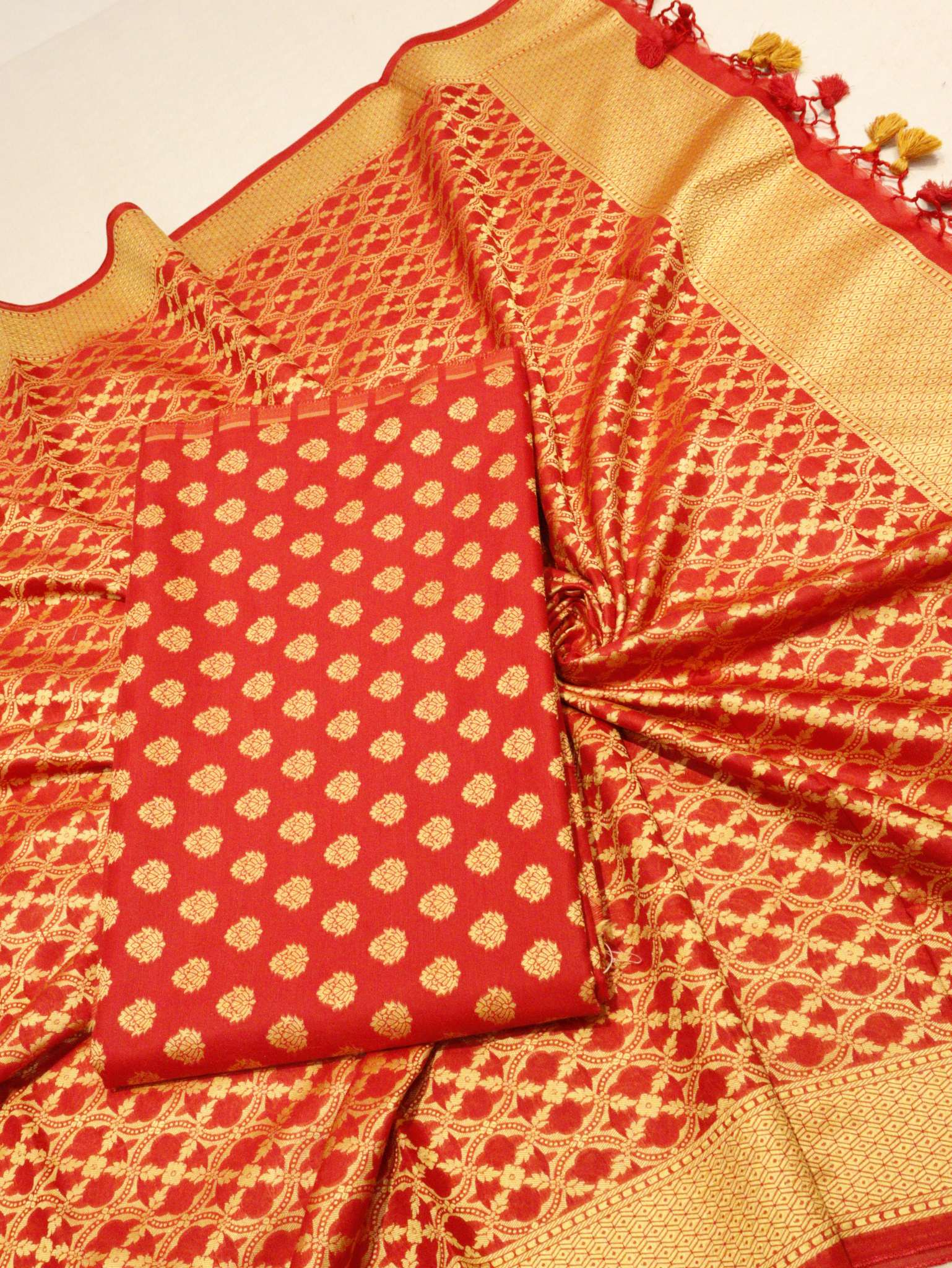 Red Pure Cotton Banarasi suit dupatta detail