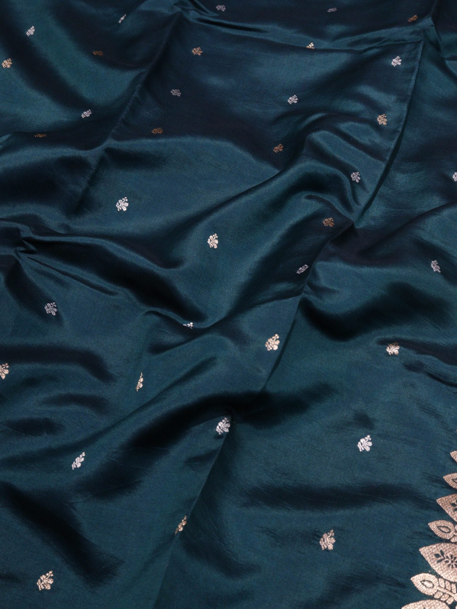 Bottel Green Katan Silk Banarasi saree border closeup