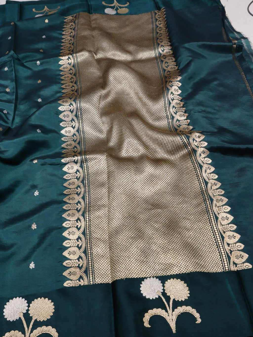 Bottel Green Katan Silk Banarasi saree full spread