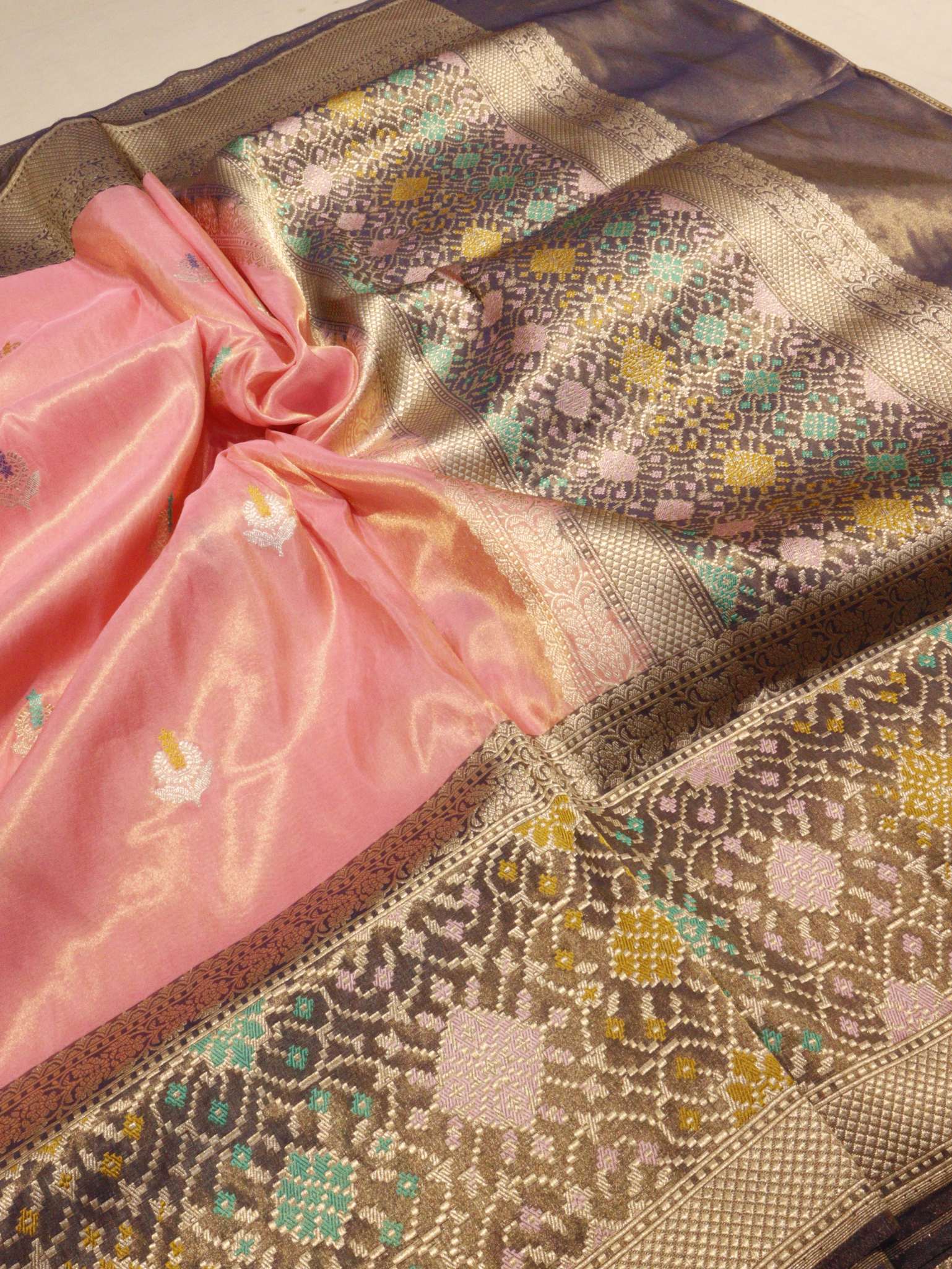 Mehendi Yellow & black Tissue Silk Banarasi saree border closeup