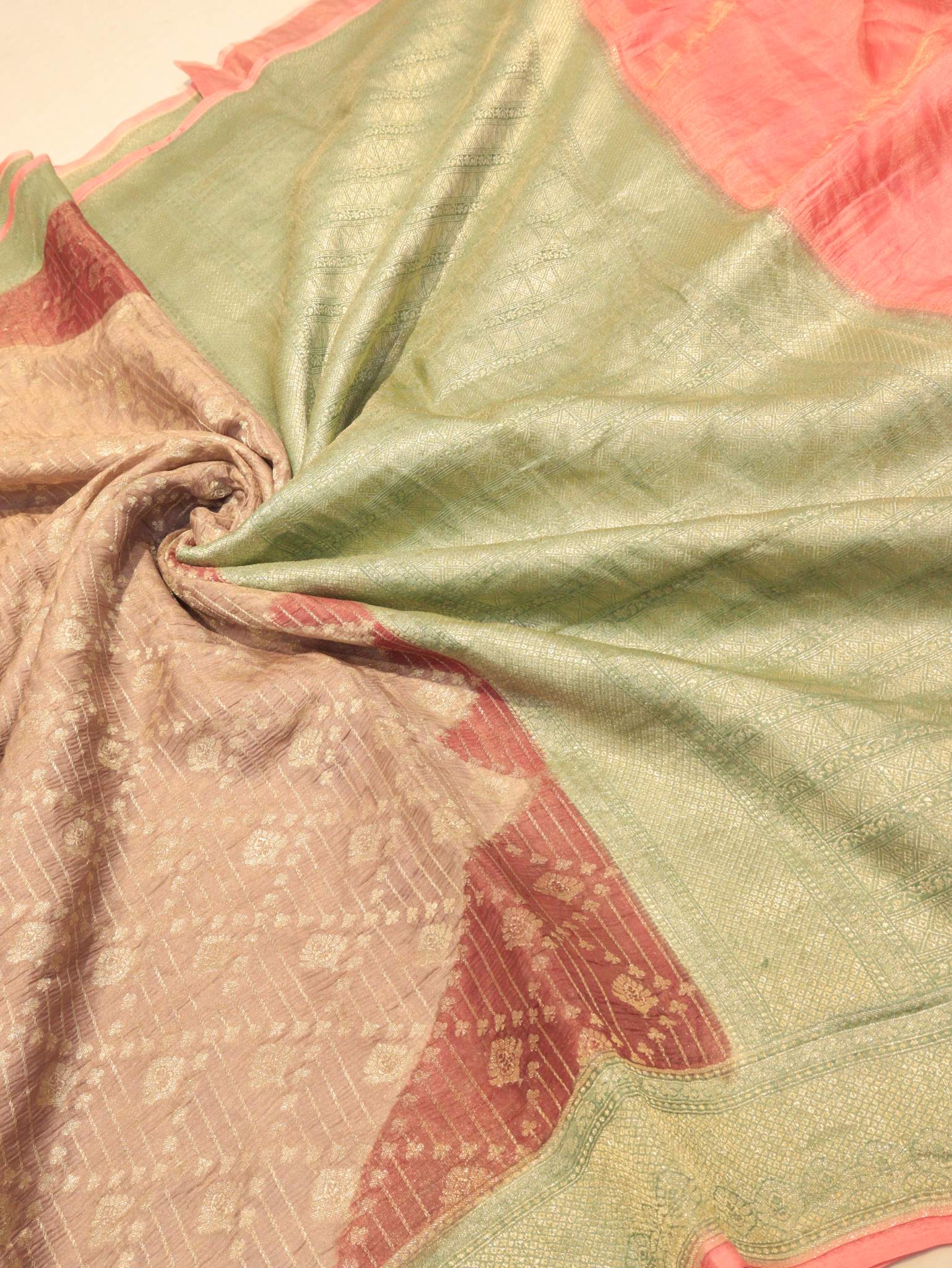 Muted Shades Tissue Georgette Banarasi saree border closeup