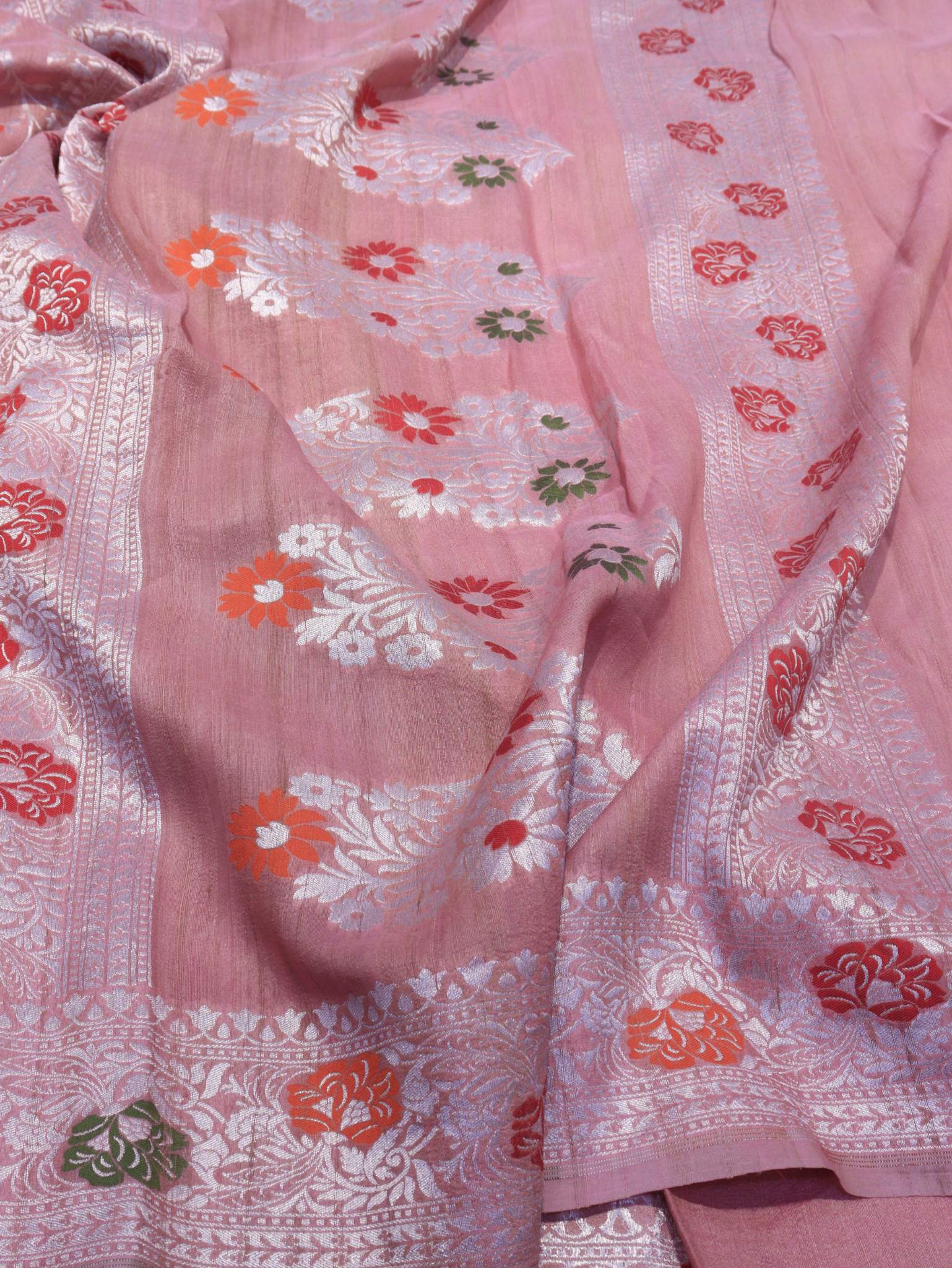 Dusty Pink Tussar Silk Banarasi saree border closeup