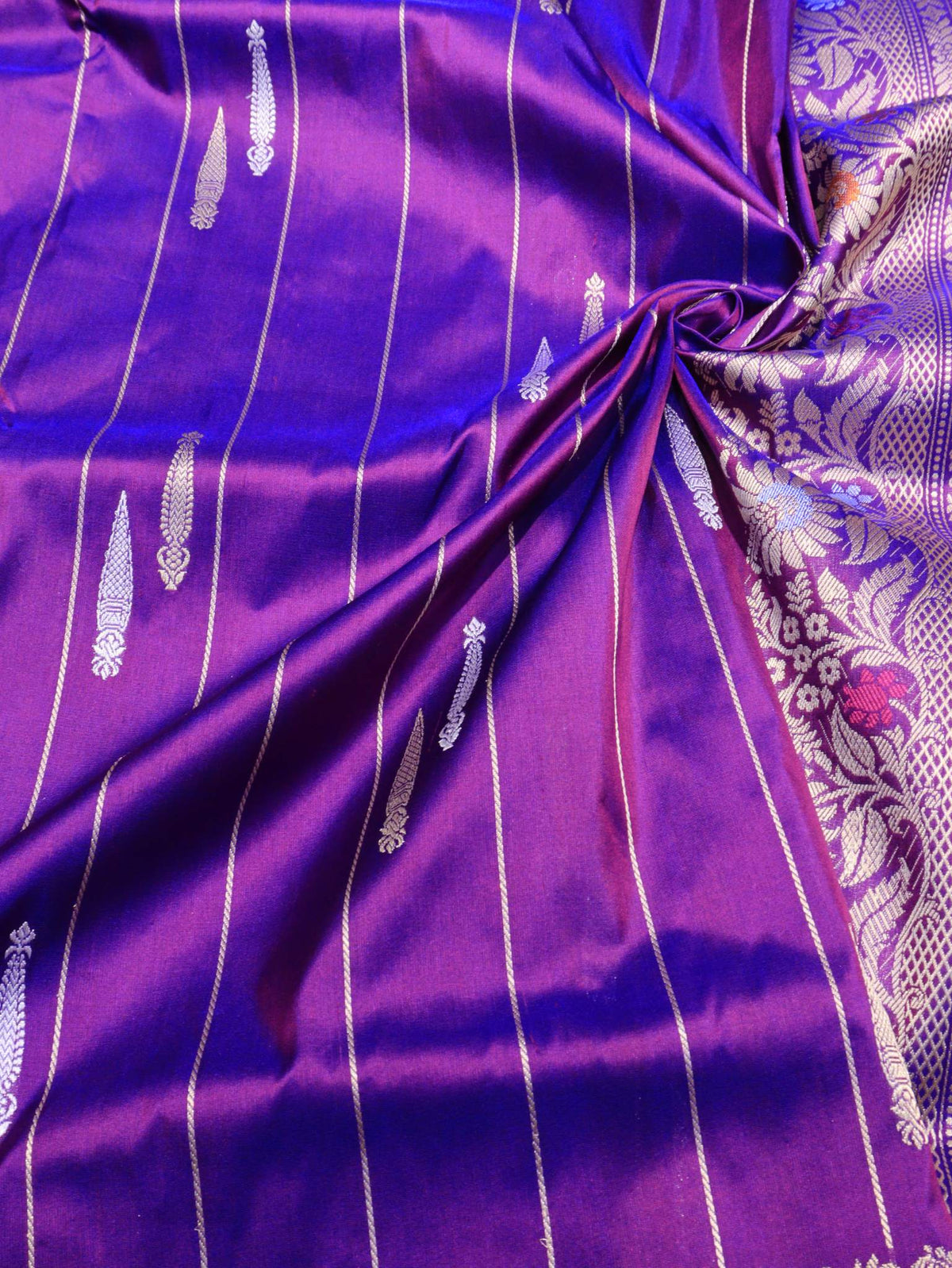 Dhoop Chav Purple Katan Silk Banarasi saree full spread