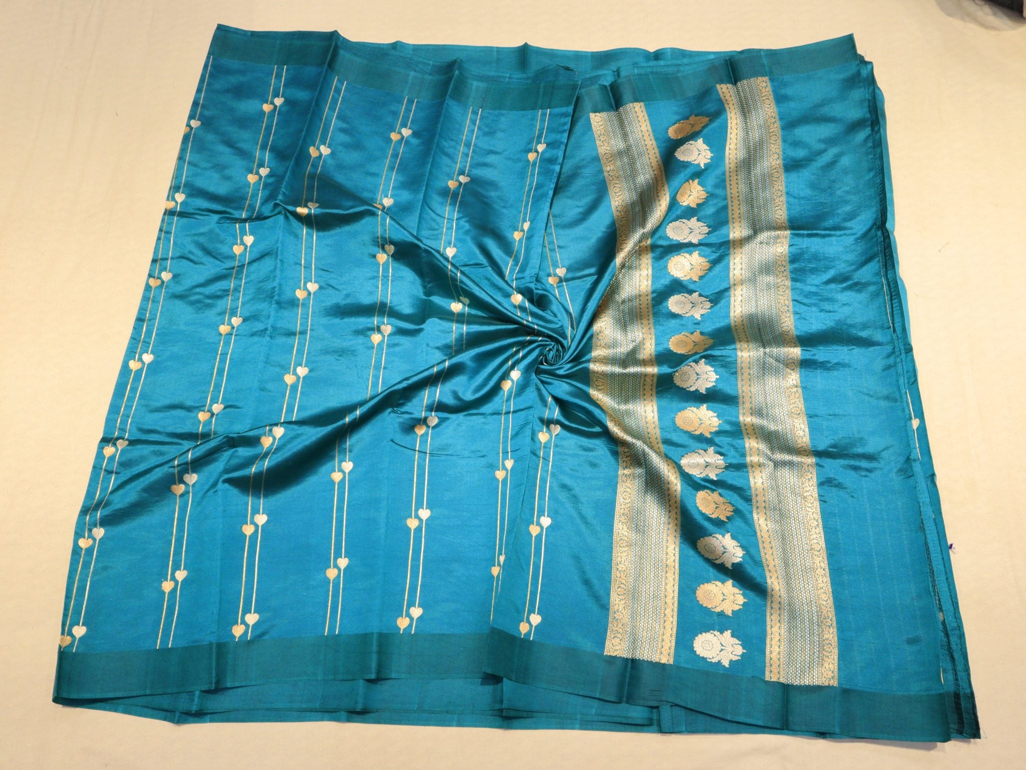 Dark Turquoise Katan Silk Banarasi saree texture detail