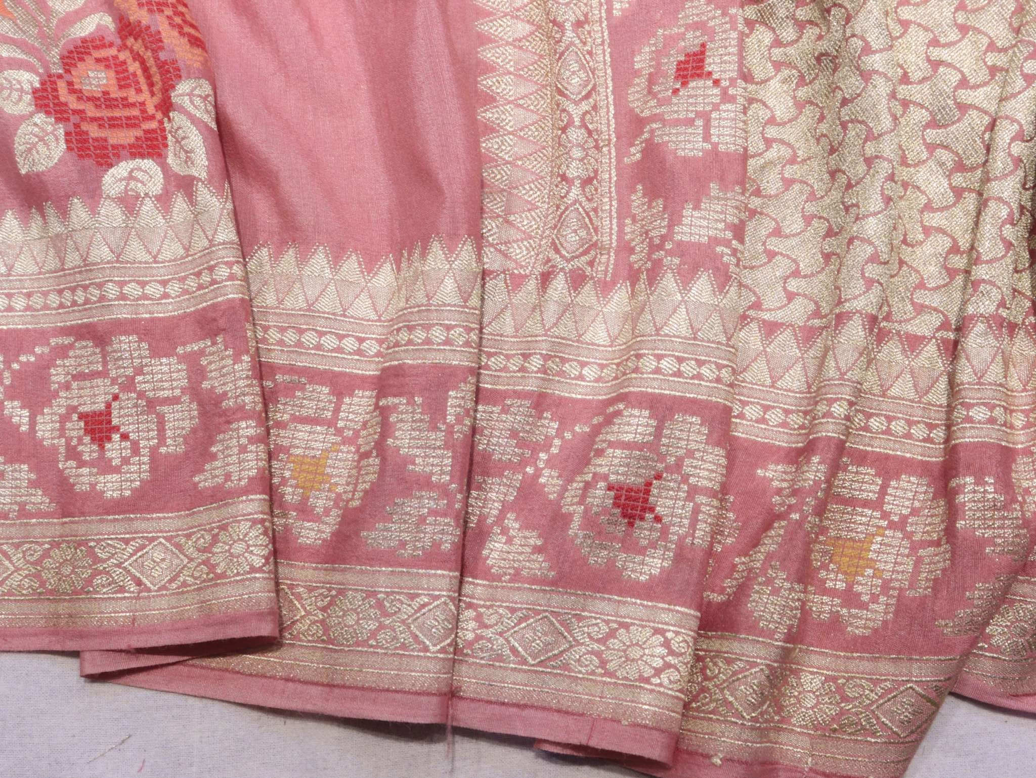 Dusty Rose Moonga Silk Banarasi saree border closeup