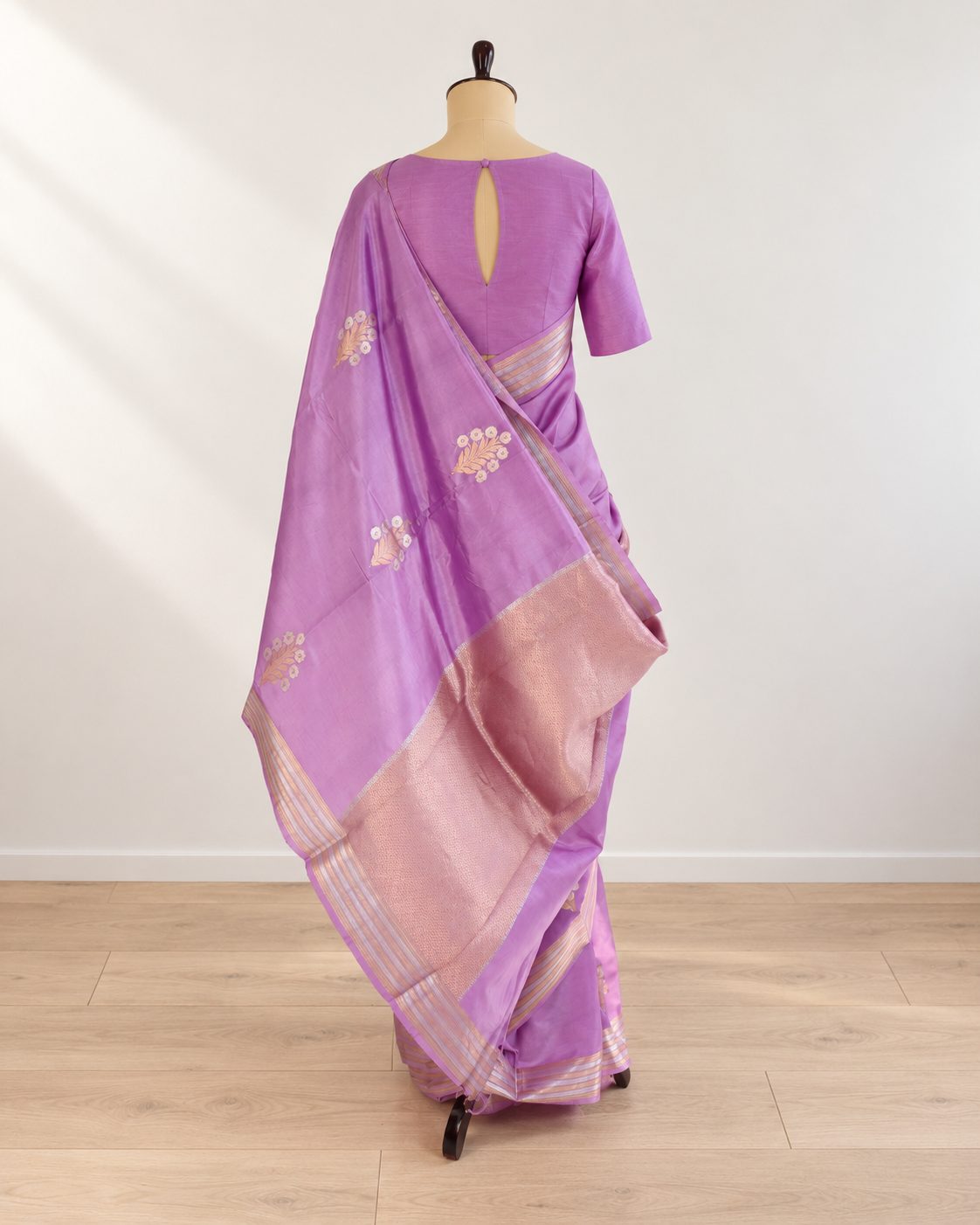 Lavender Soft Katan Banarasi saree border closeup