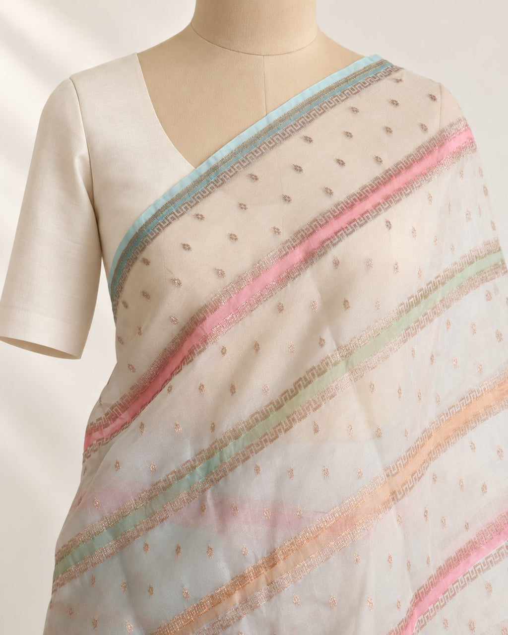 Cream Kora Silk Banarasi saree pallu detail