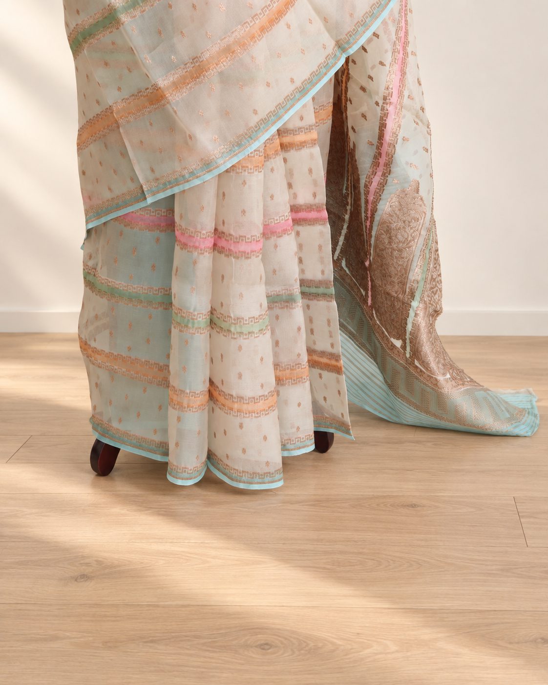 Cream Kora Silk Banarasi saree border closeup