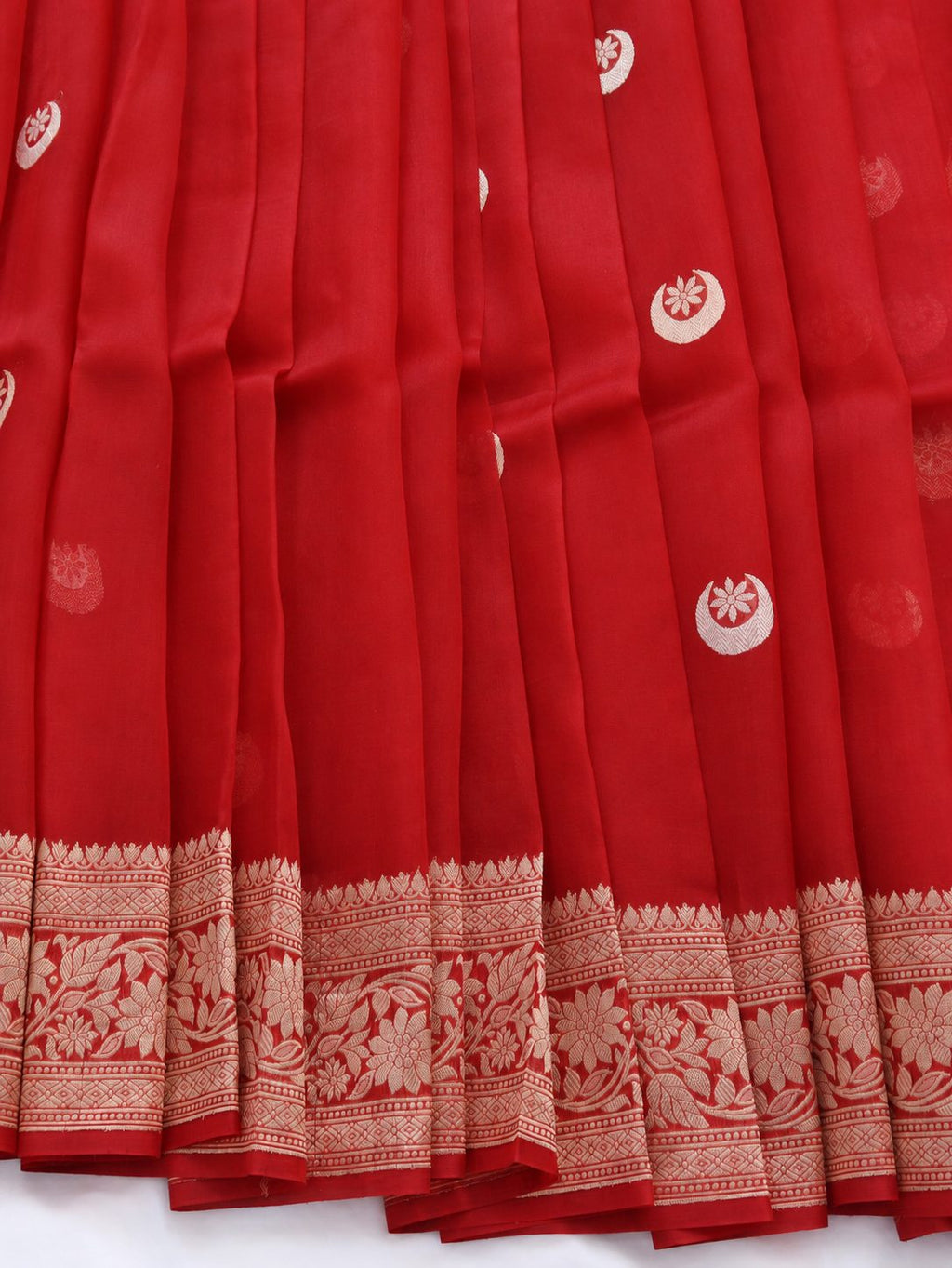 Rich vermilion red with softly contrasting metallic zari detailing Cora Chand Buta Saree Banarasi saree full spread