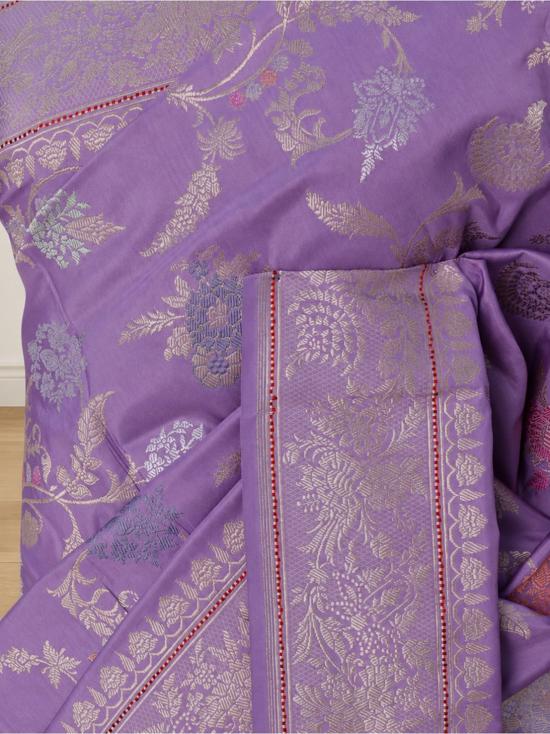 Lavender with soft gold detailing Katan Silk Banarasi saree pallu detail