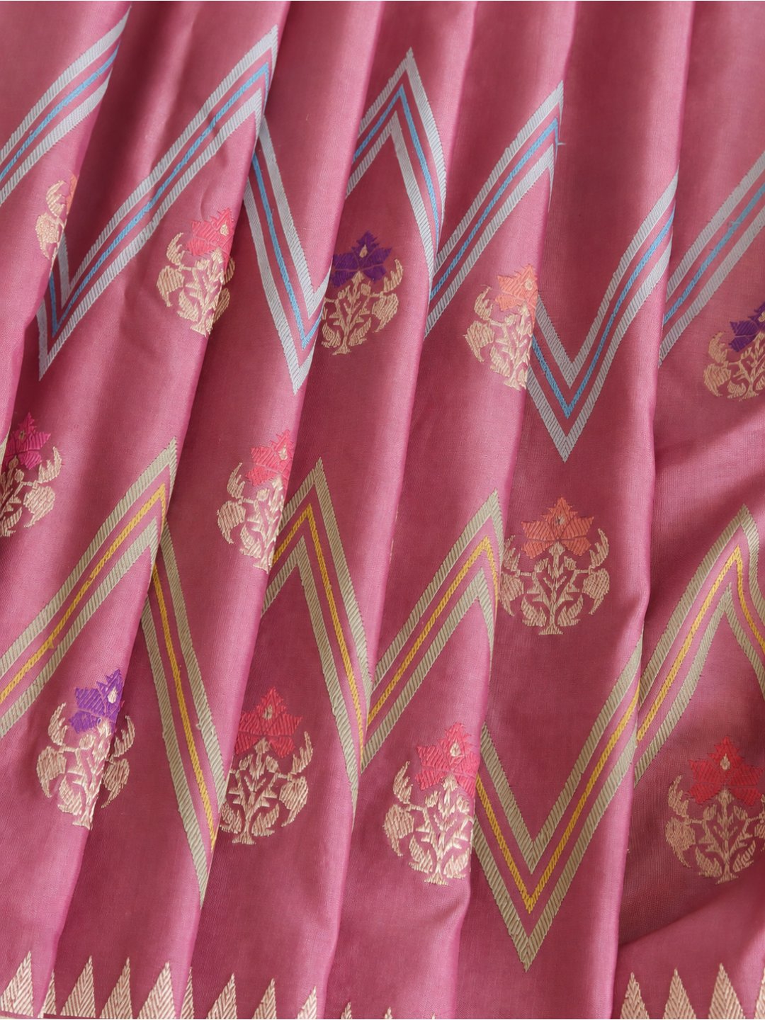 Dusty rose with a mauve undertone, gold zari Katan Silk Banarasi saree full spread