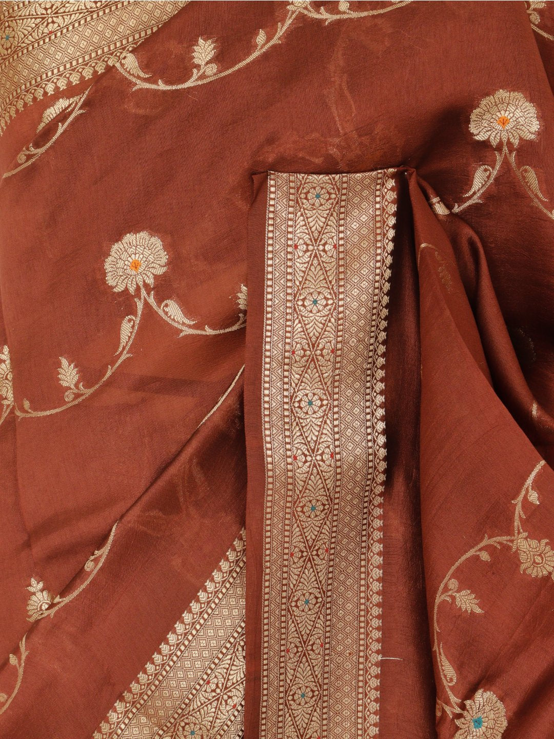 Copper rust with gold-toned detailing Viscose Saree Banarasi saree full spread