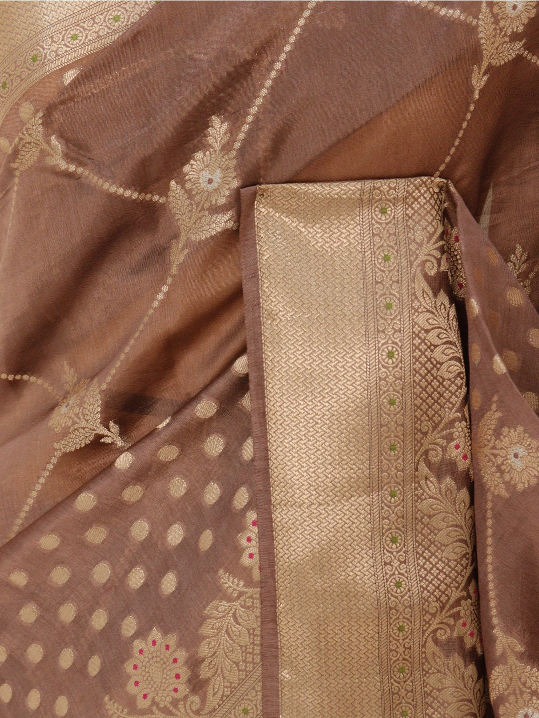 Dusty rose-brown with champagne gold-toned detailing Viscose Saree Banarasi saree texture detail