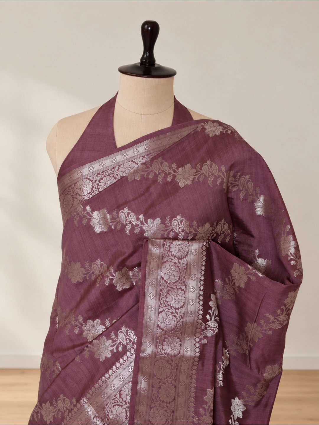 Dusty mauve purple with silver-toned detailing Chiniya Silk Banarasi saree texture detail