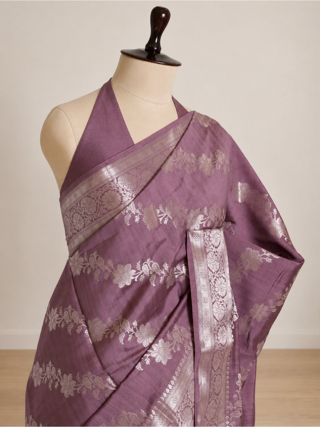 Dusty mauve purple with silver-toned detailing Chiniya Silk Banarasi saree full spread