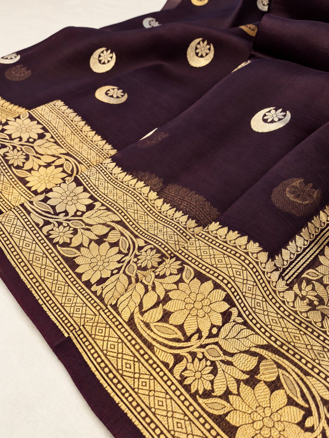 Coffee Kora Silk Banarasi saree pallu detail