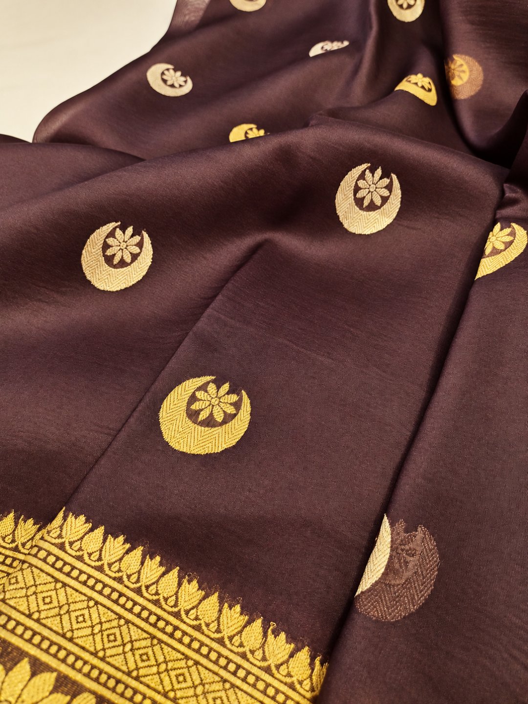 Coffee Kora Silk Banarasi saree border closeup