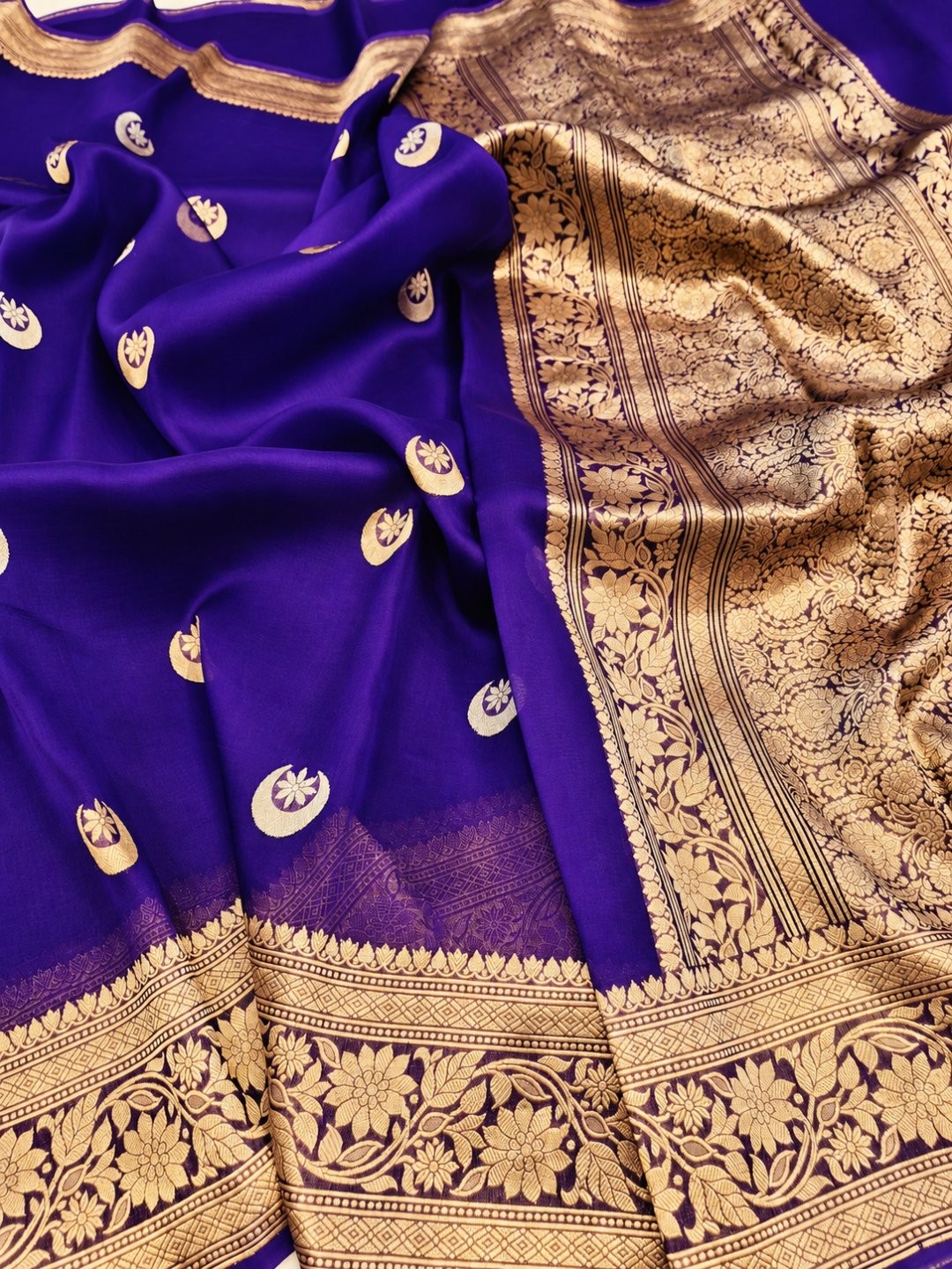 Violet Kora Silk Banarasi saree border closeup