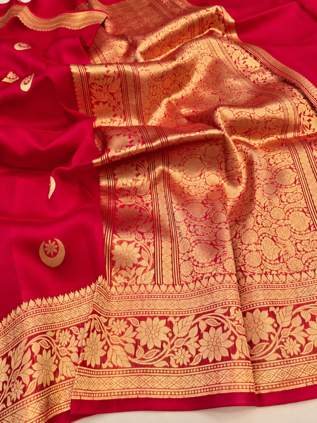 Cherry Pink Kora Silk Banarasi saree border closeup