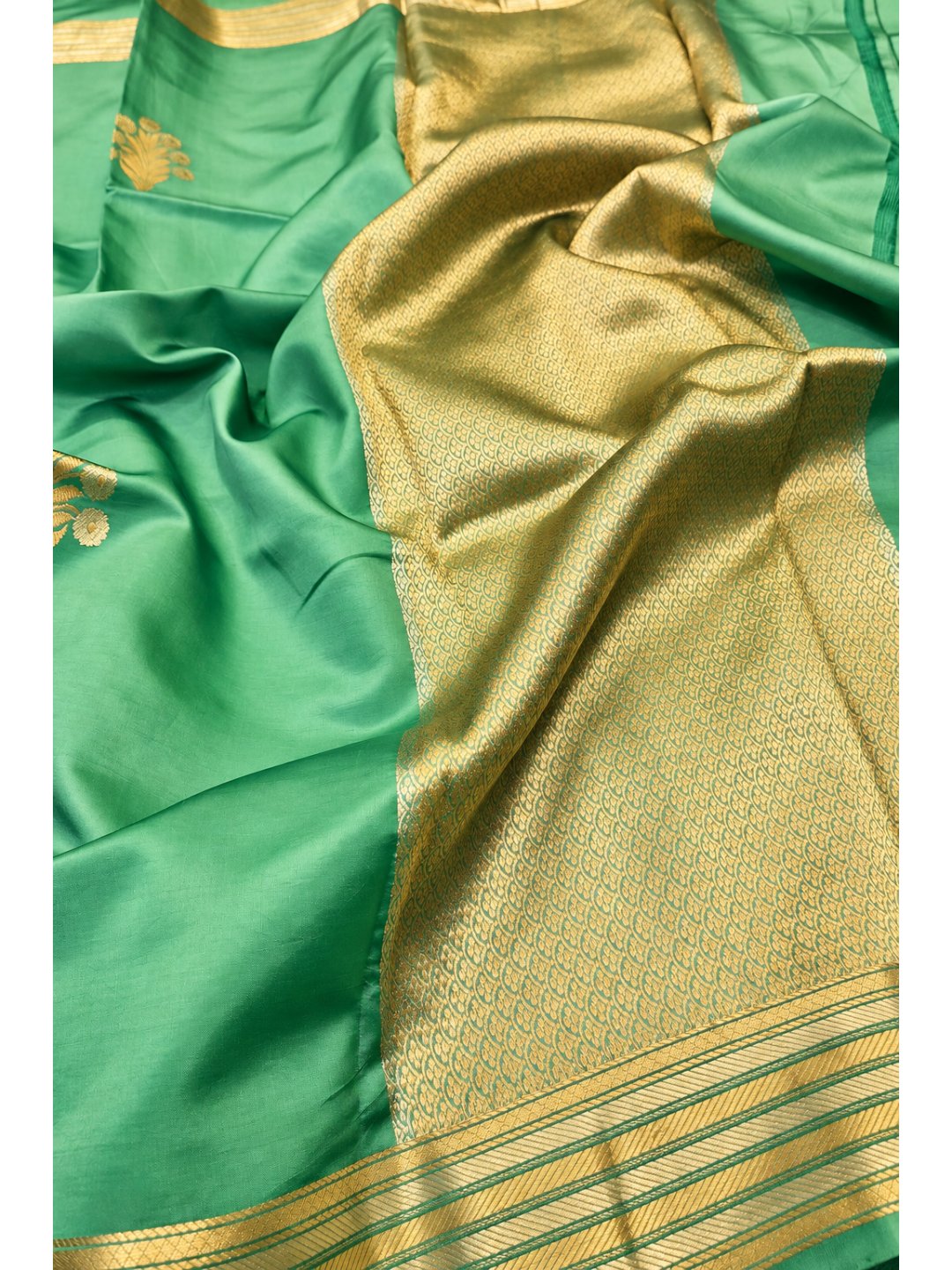 Sea Green Katan Silk Banarasi saree pallu detail