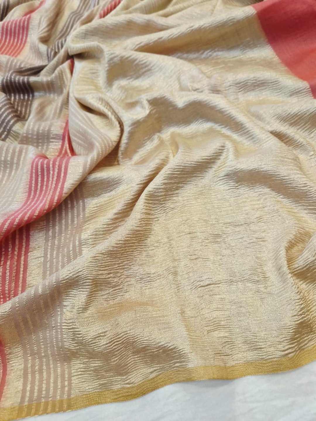 Beige with pink shade Moonga Silk Banarasi saree pallu detail
