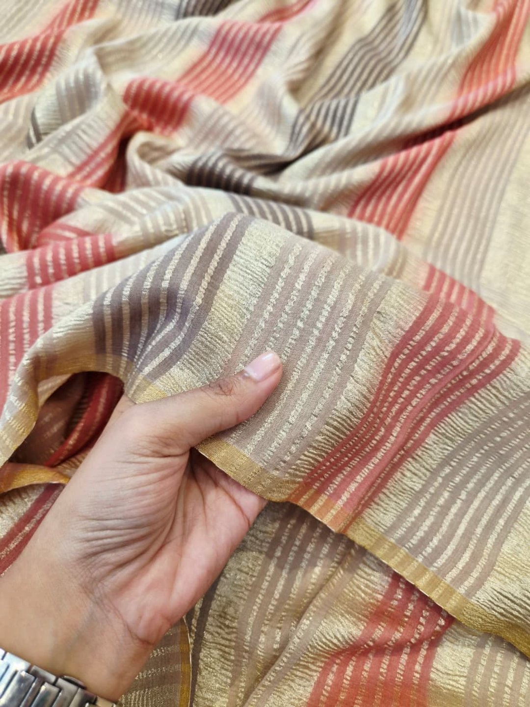 Beige with pink shade Moonga Silk Banarasi saree border closeup