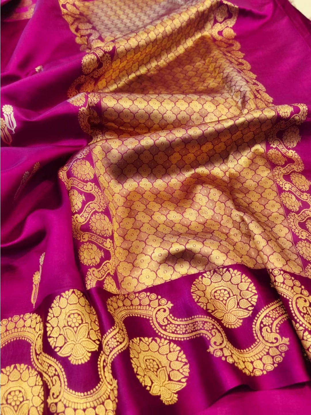 Rani Pink Katan Silk Banarasi saree pallu detail