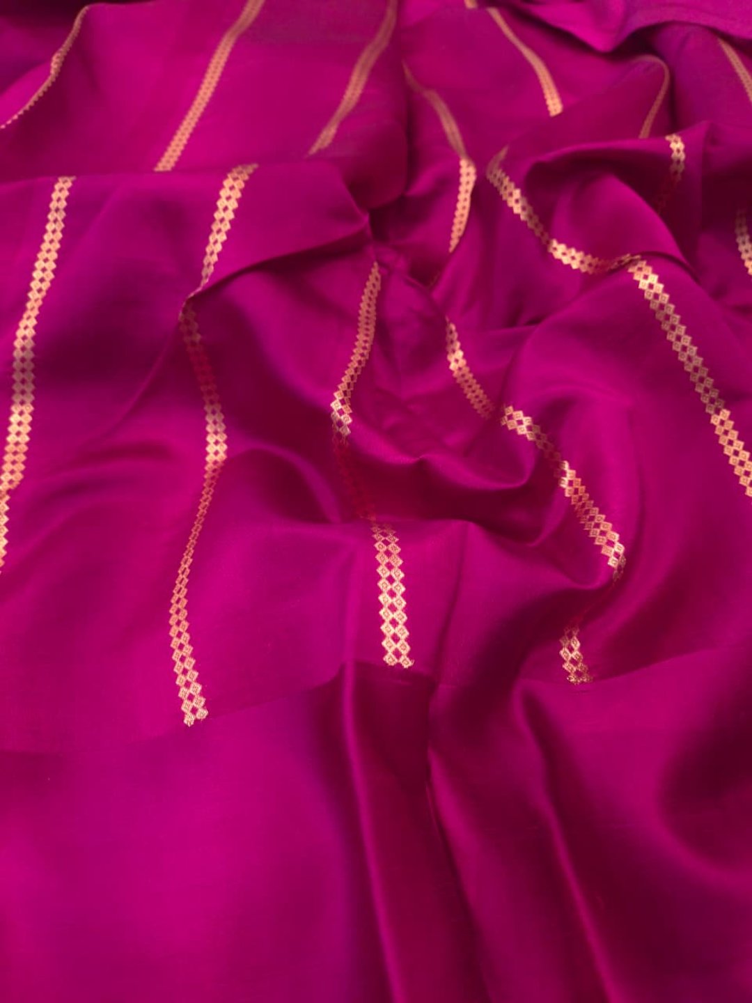 Magenta Pink Katan Silk Banarasi saree texture detail