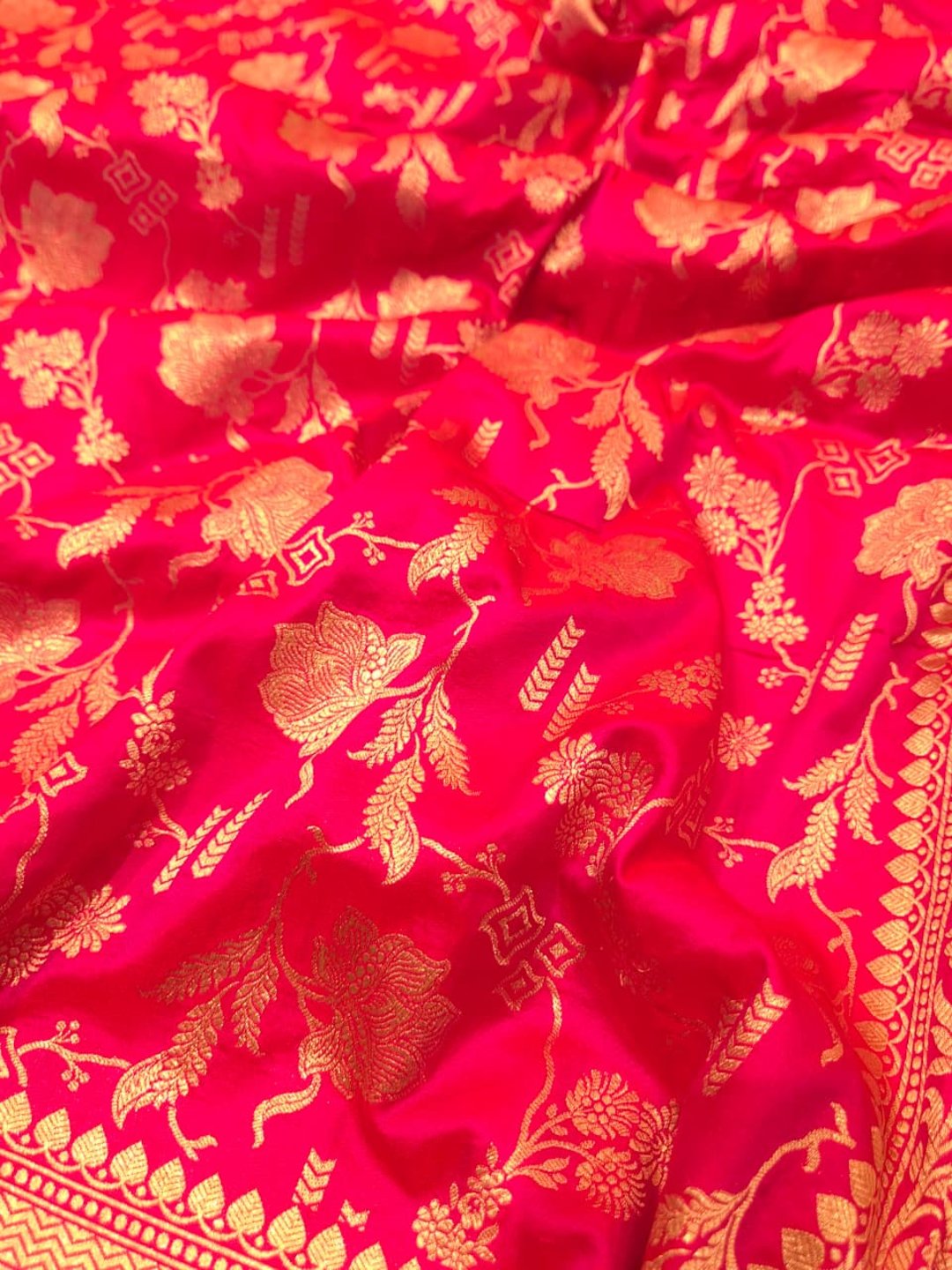 Royal Pink Katan Silk Banarasi saree border closeup